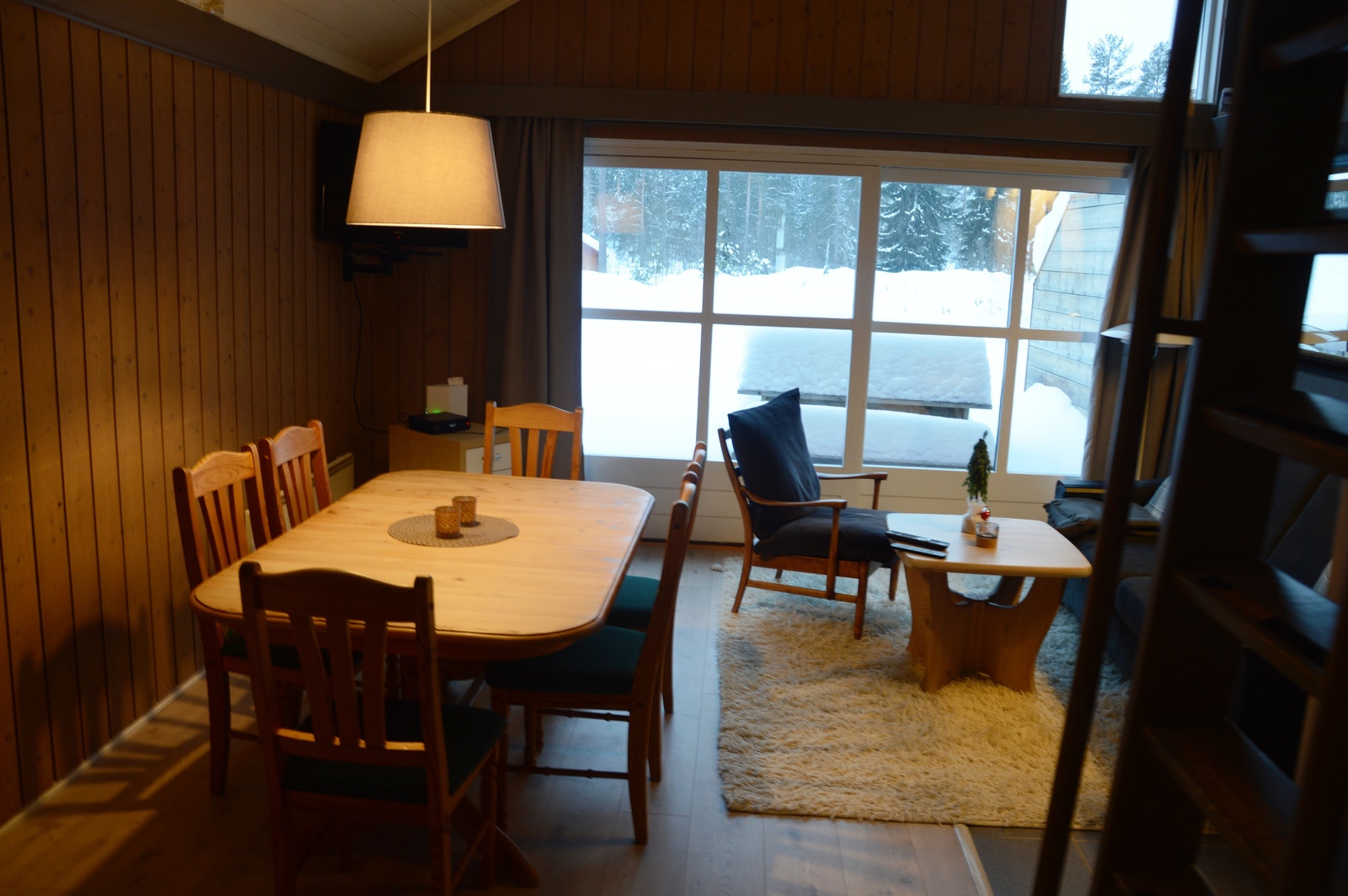 Stue med spisebord Galleribilde