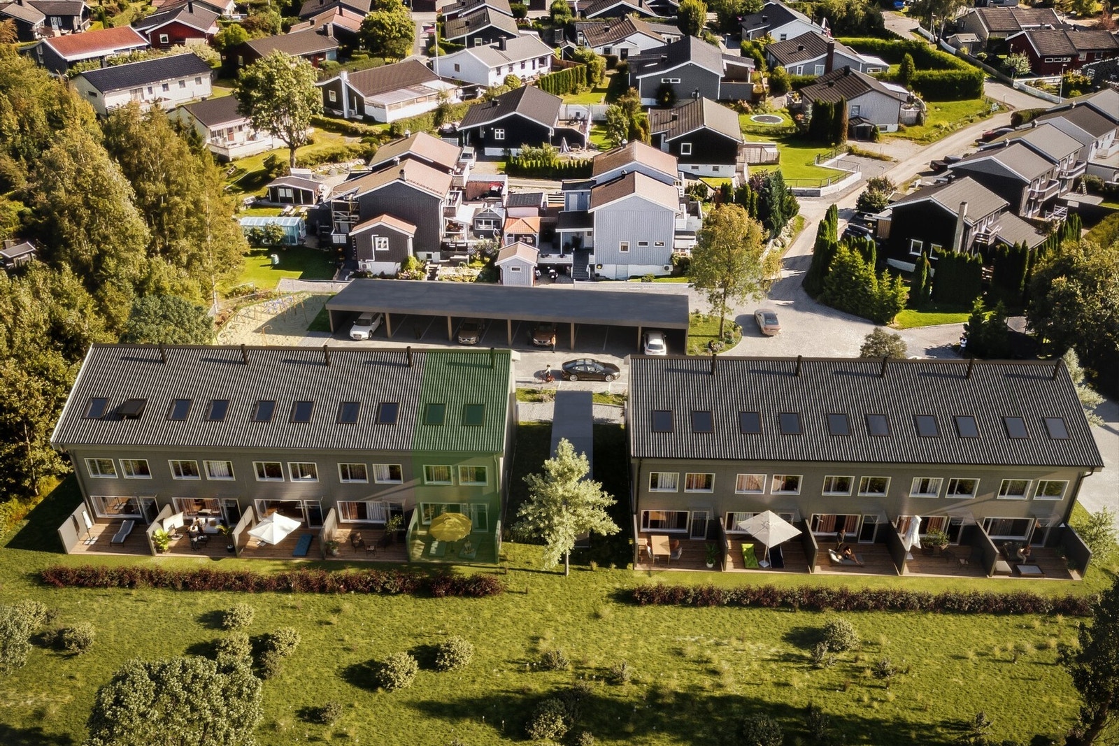 Hver bolig får egen hage og fine, solrike uteplasser. Galleribilde
