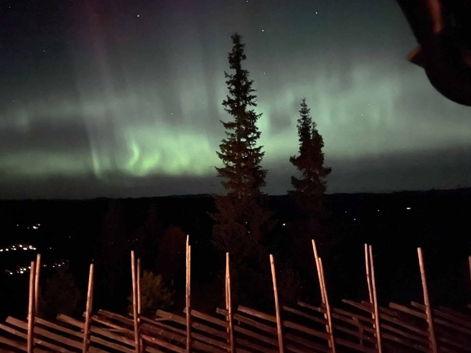 Nordlyset ses ofte over Nesfjellet. Galleribilde