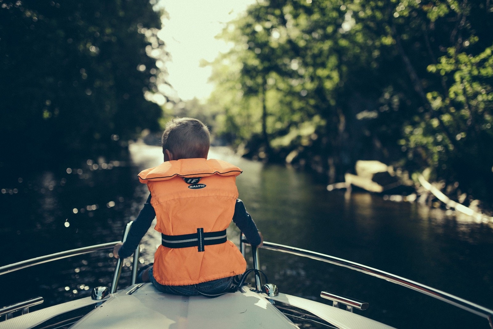 Det er mange muligheter på Drangsvann. Velger du å bosette deg her så lever du både i naturskjønne omgivelser, men også med flere vann. Galleribilde