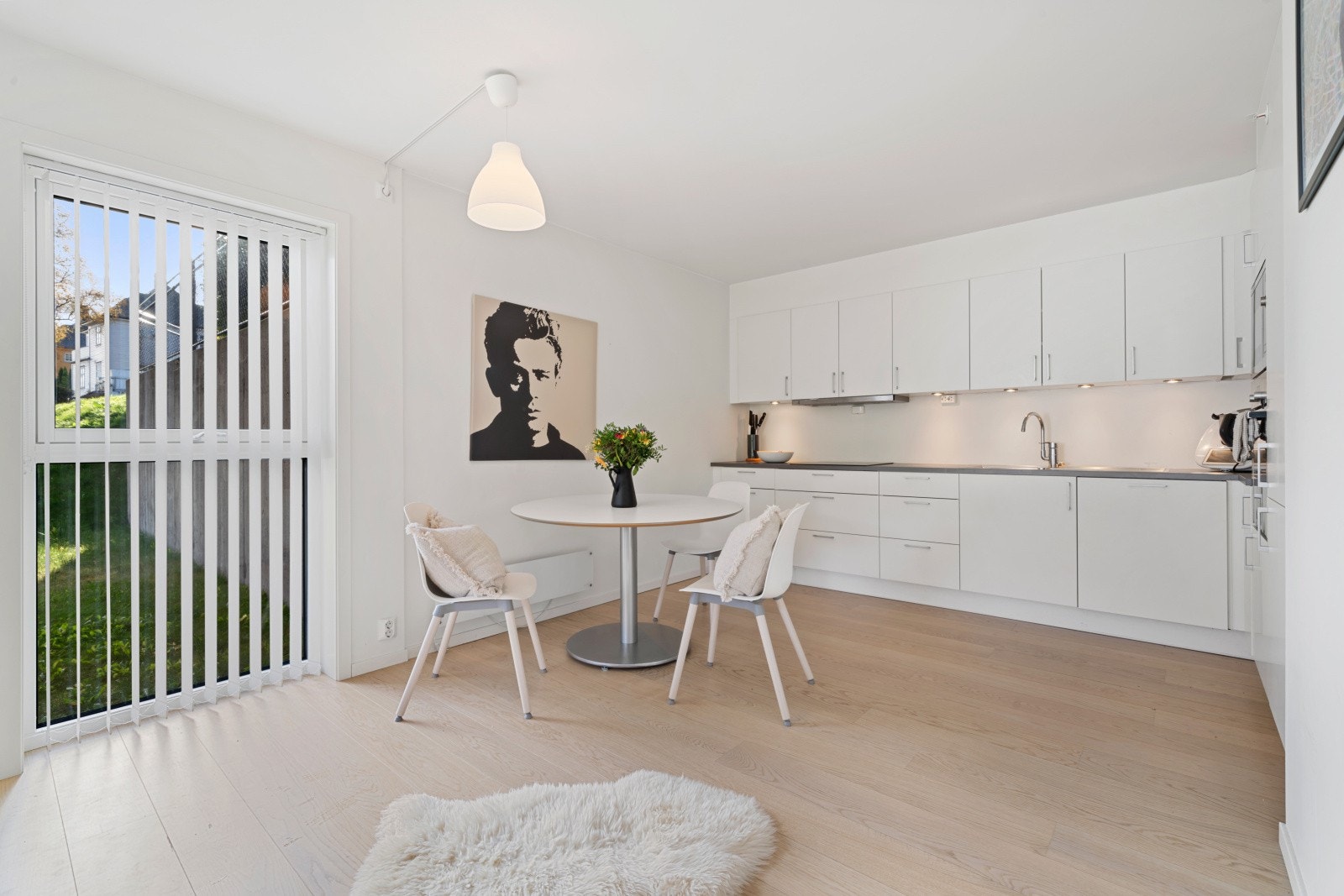 Kjøkken med spiseplass Galleribilde