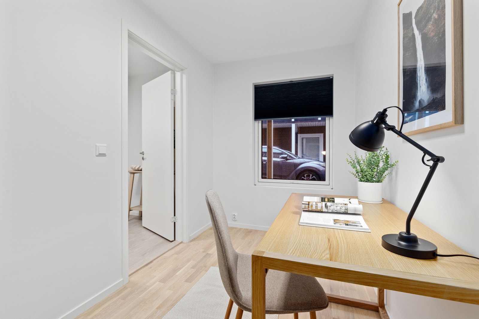 Soverom 3, innreidd som kontor. Galleribilde