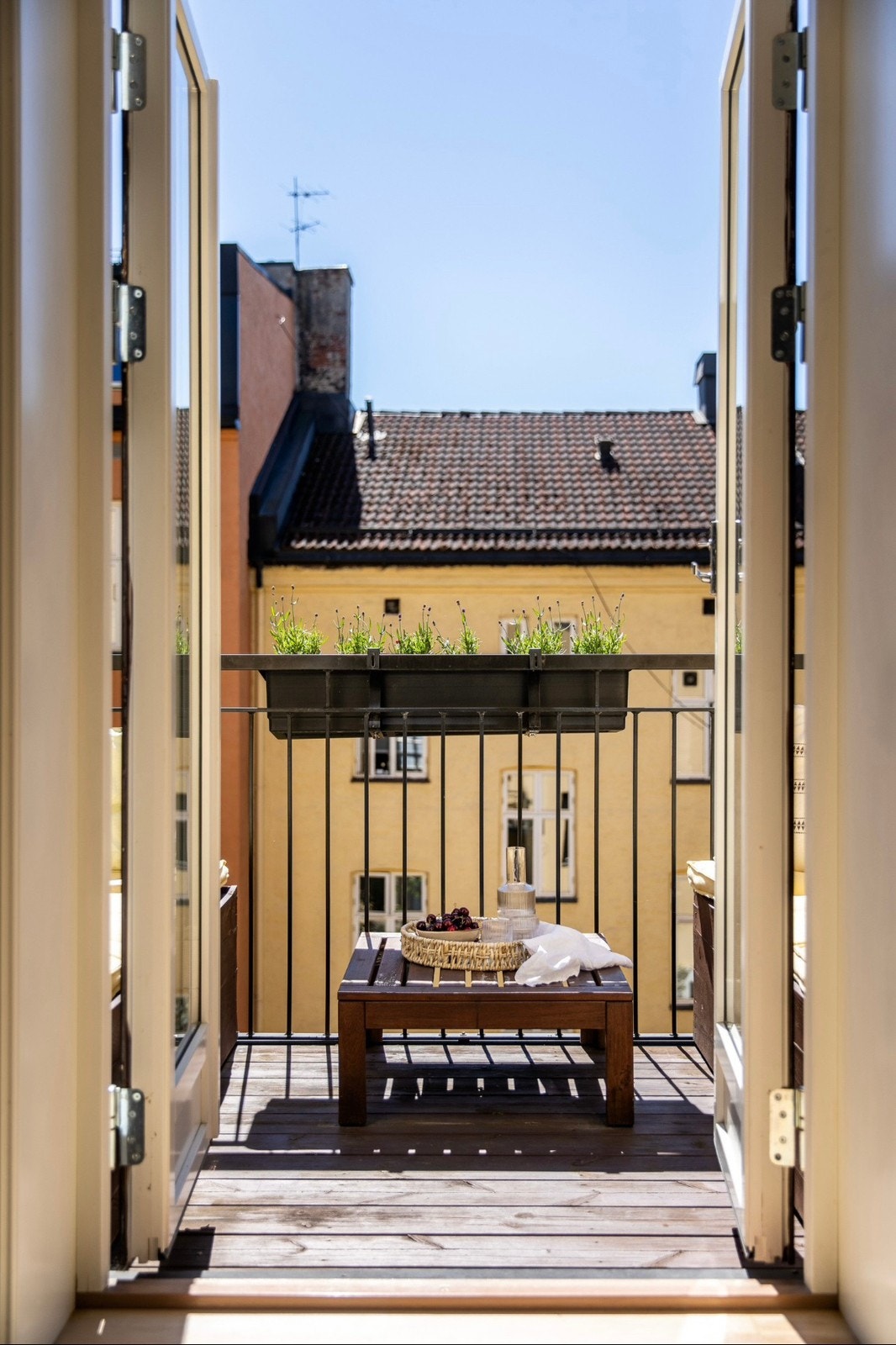 Utgang til balkong fra kjøkken Galleribilde