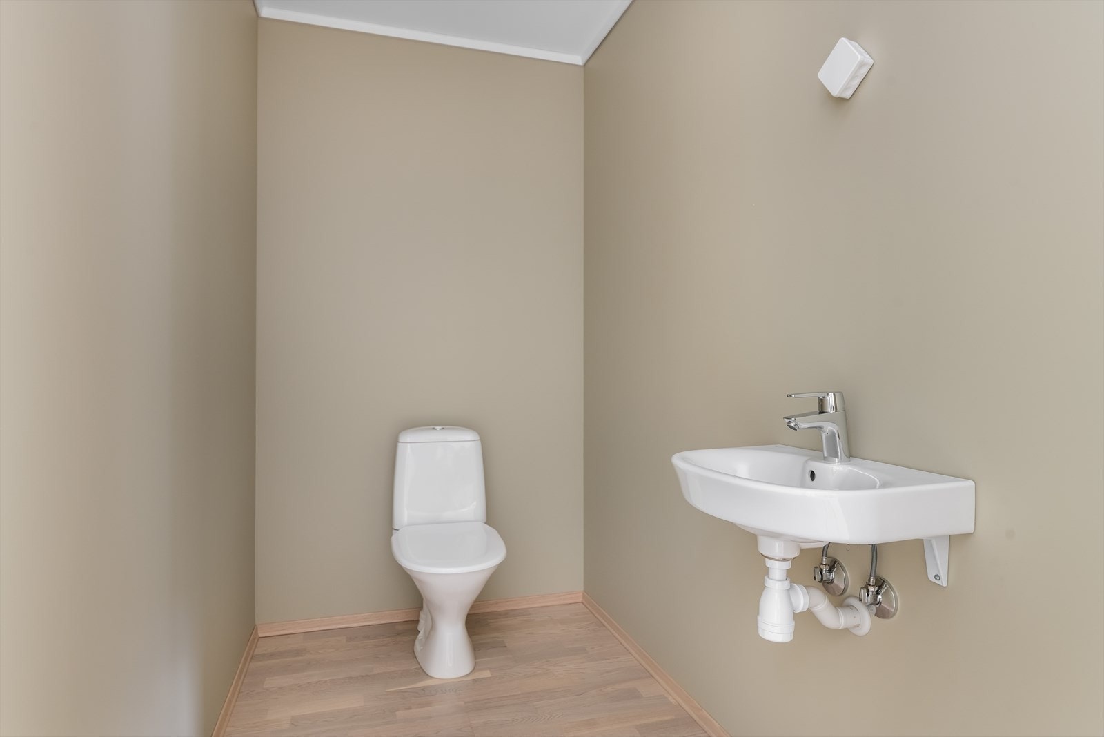 Praktisk toalettrom i 2. etg. Galleribilde