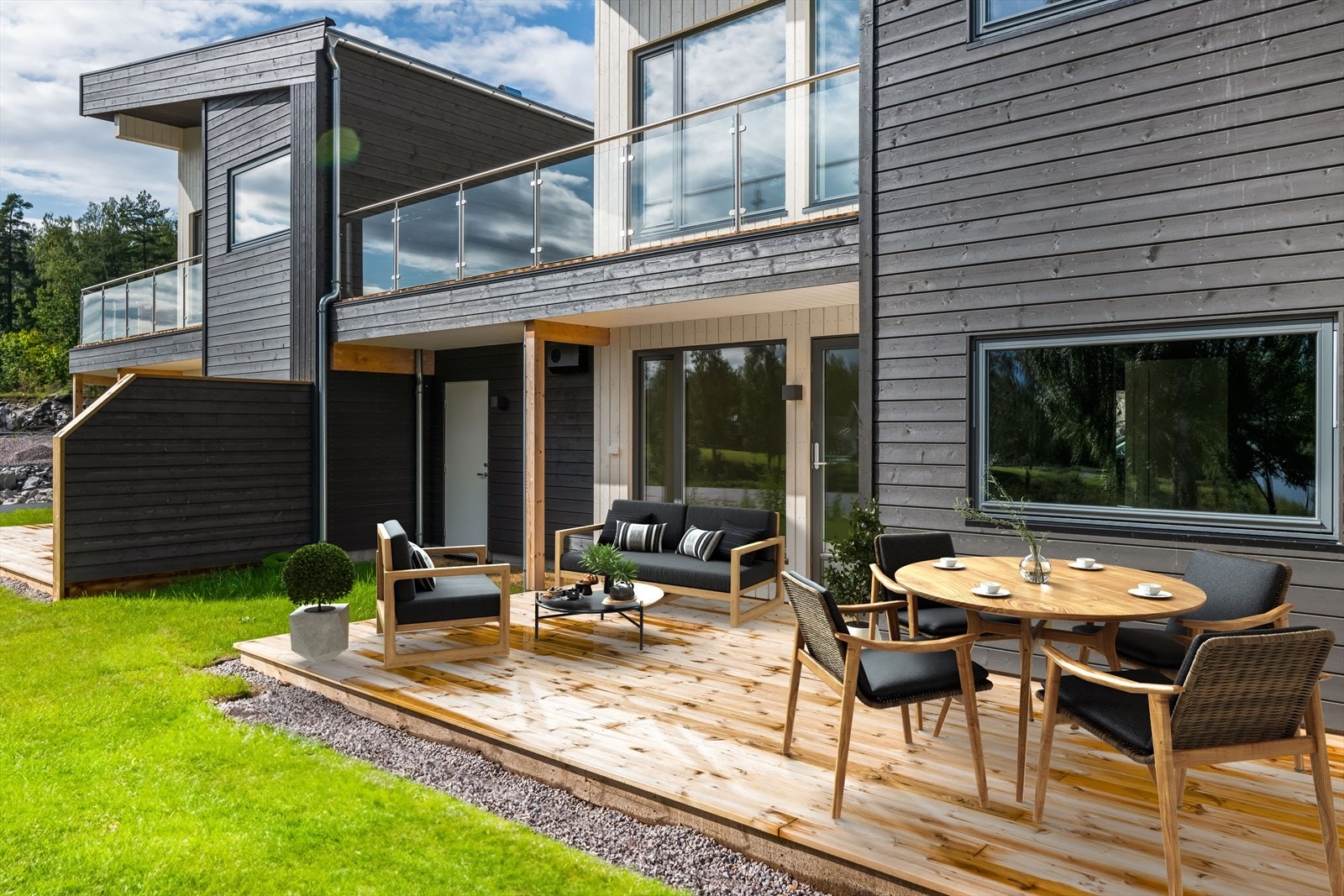 Terrasse utenfor soverom, eller kjellerstue om man vil. Digitalt stylet. Galleribilde