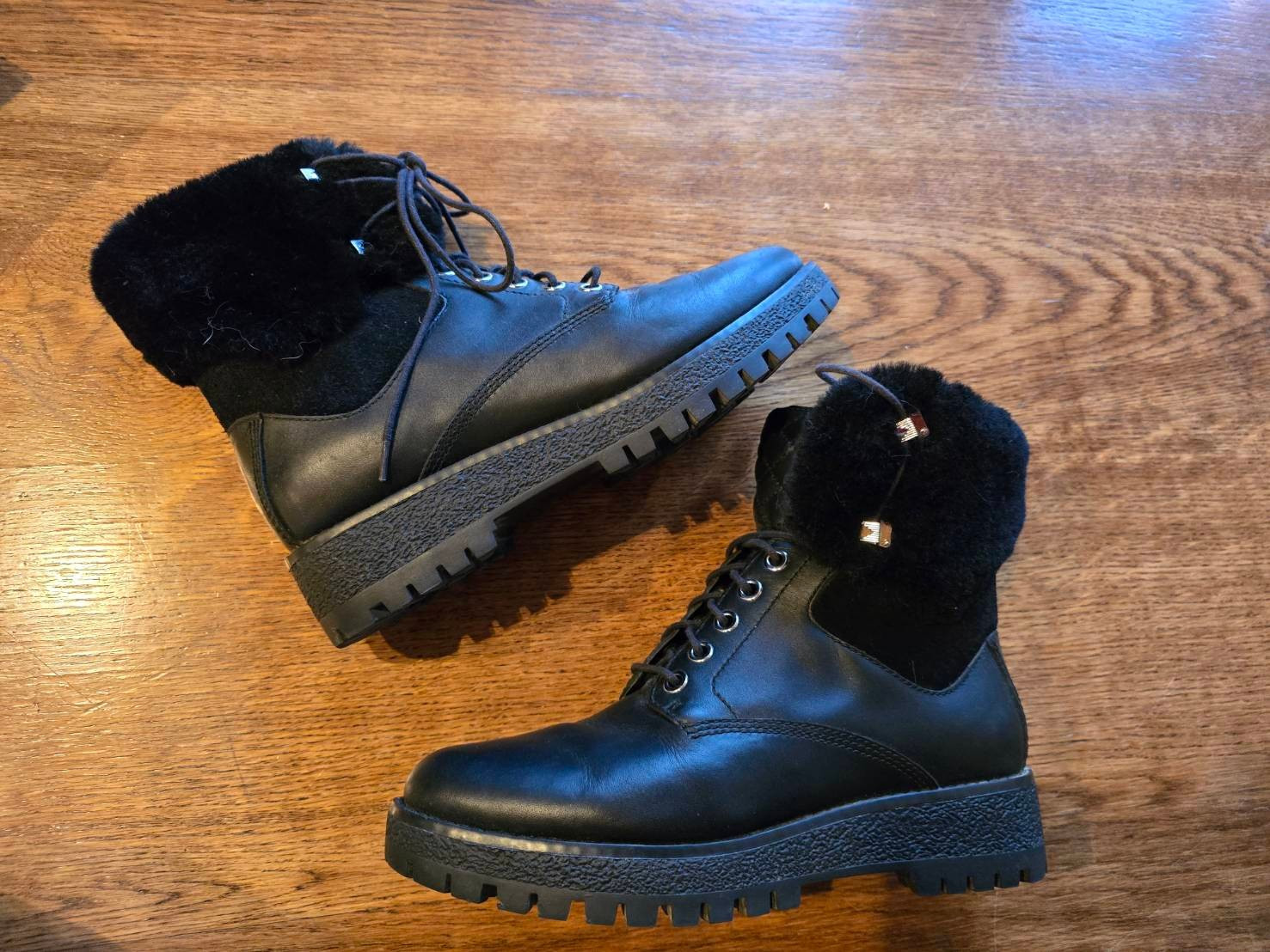 Michael Kors Teddy Combat Boots FINN torget