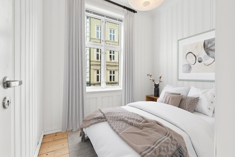 Soverom med plass til stor seng. Pax skap medfølger. Galleribilde