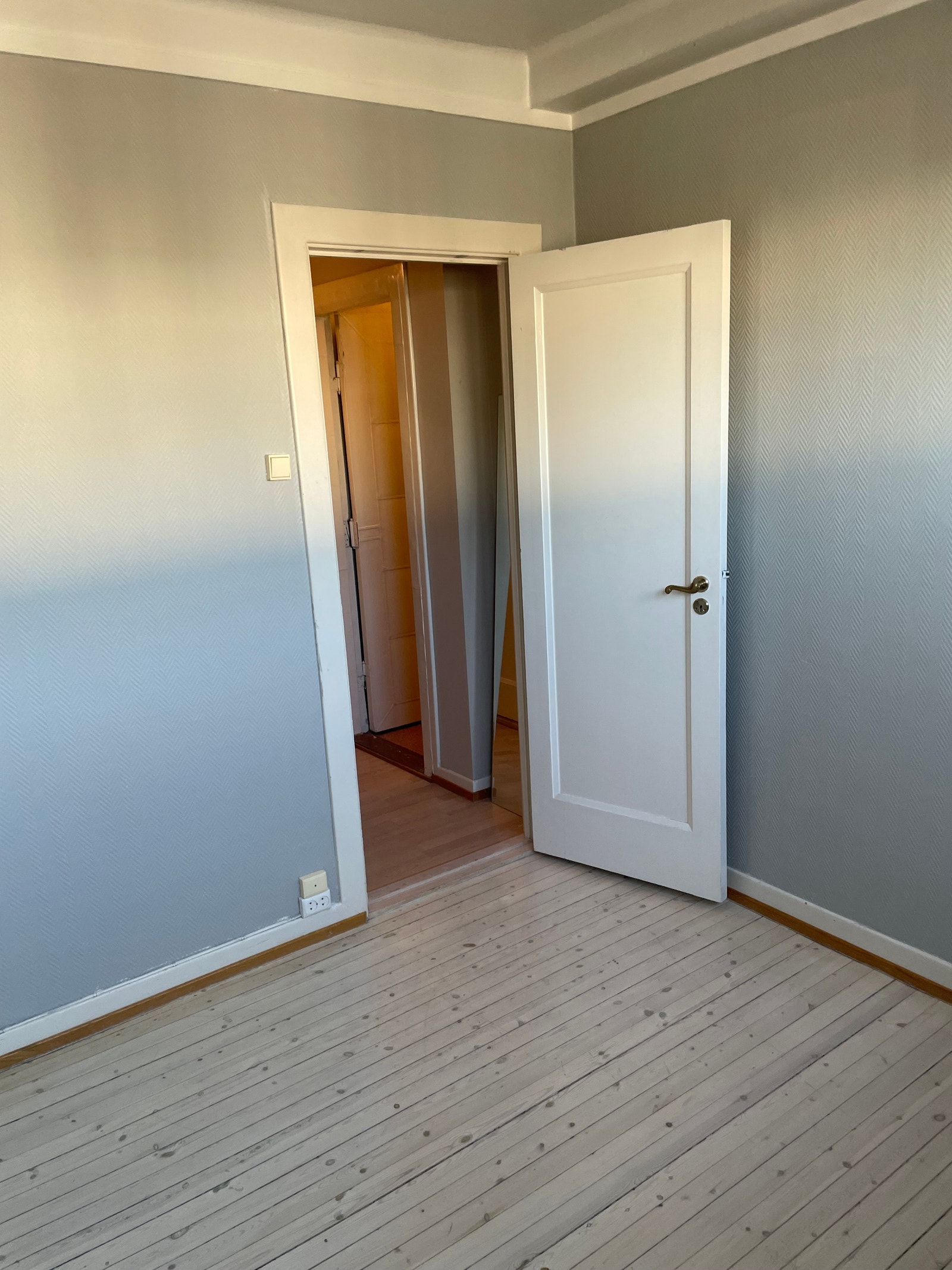 Soverom med plass til dobbeltseng Galleribilde