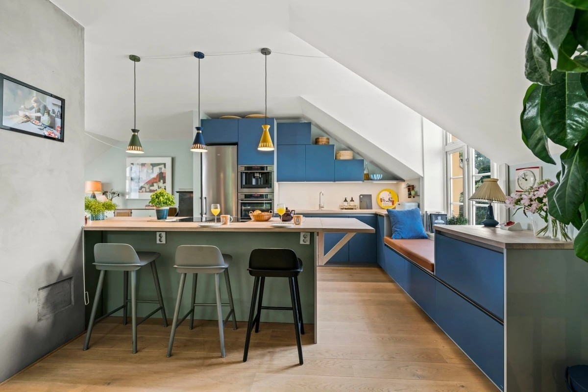 2.etasje: Nytt kjøkken 2018/2019 fra den tyske kvalitetsleverandøren Rotpunkt. (Kitchen on second floor with updated kitchen and appliances) Galleribilde