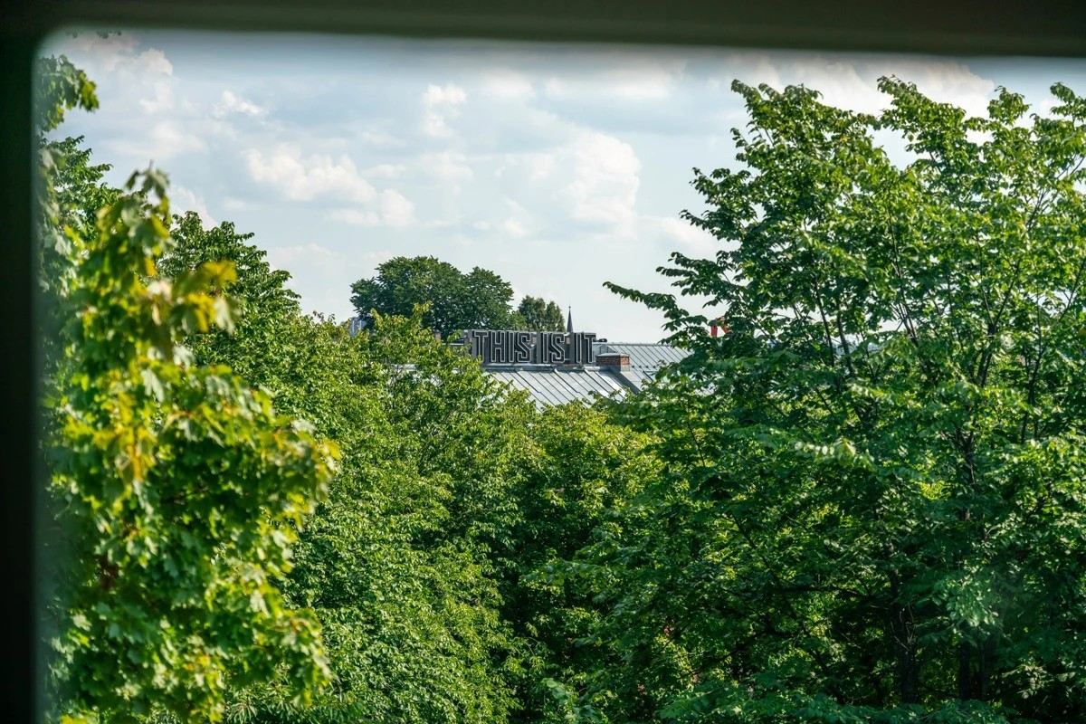 Utsyn fra stuen i 2.etasje (This is it (the Art School)-- the view from the second floor) Galleribilde