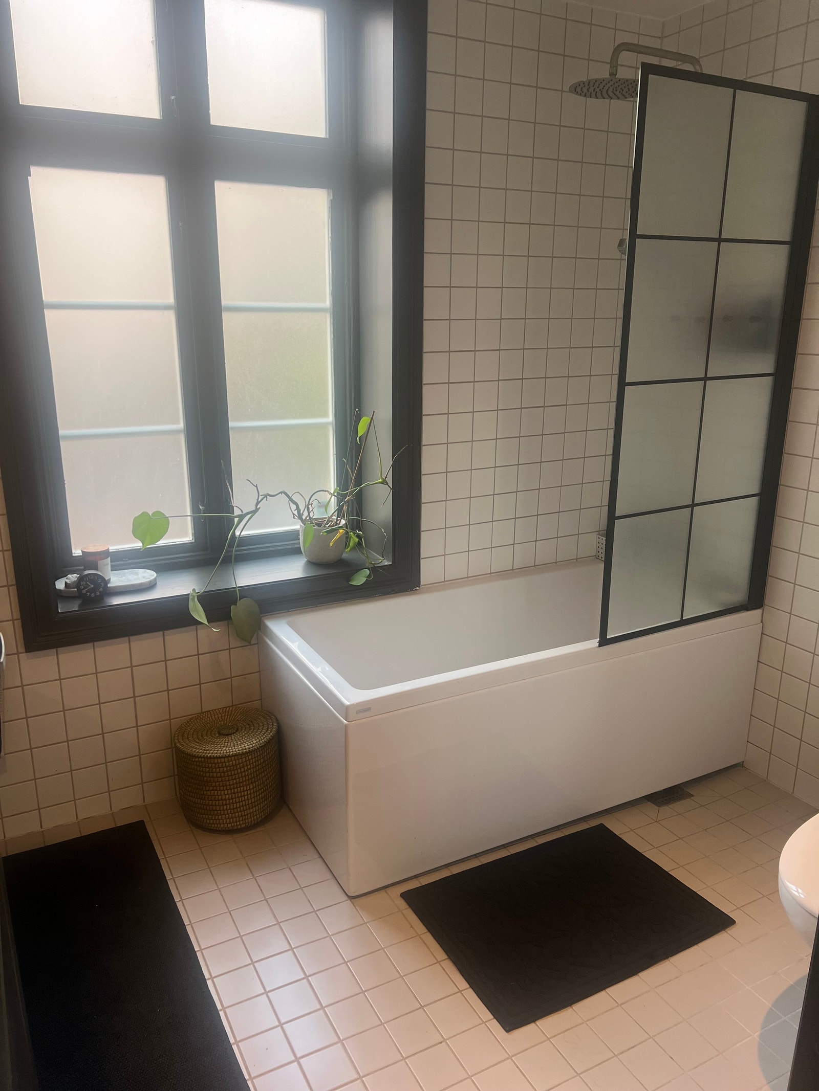 1.etg: Baderom #1 med gulvvarme på 1. etasje (Bathroom 1 on first floor) Galleribilde