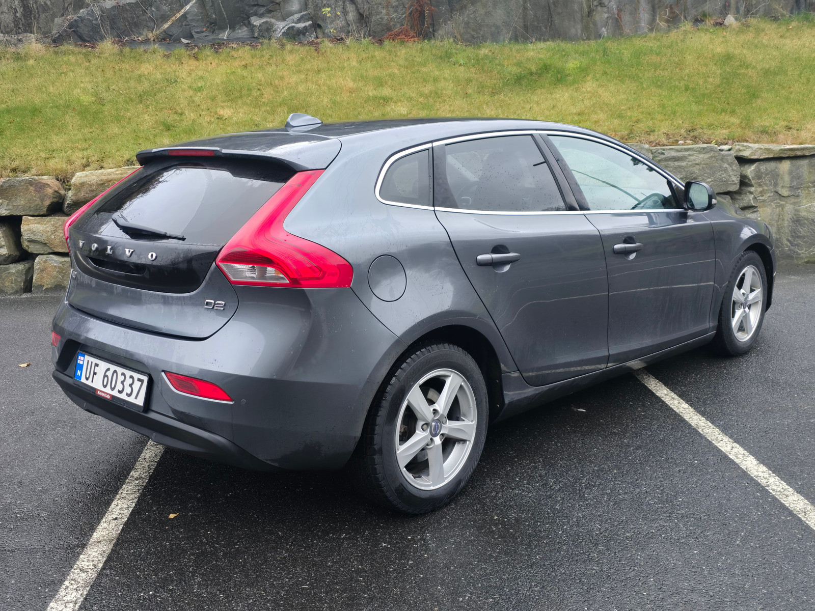 Volvo V40 1.6-114 D / NY Service / NY reg.reim / Parkeringsvarmer 3