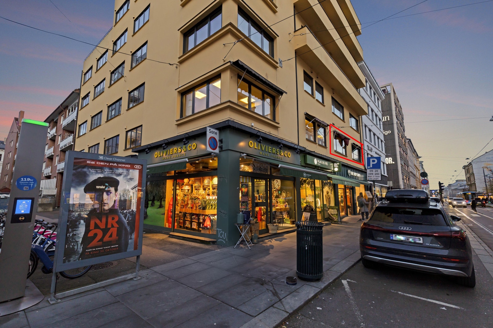 Velkommen til Bogstadveien 31. Et næringslokale i 2. etasje med vinduer mot populære Bogstadveien. Galleribilde