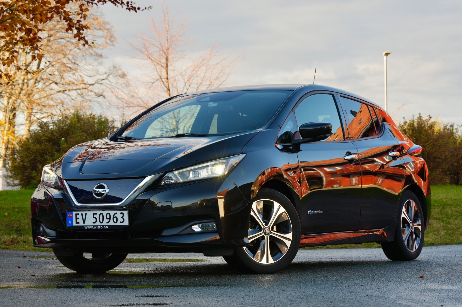 Nissan Leaf 40kWh N-Connecta/Ny EU konroll & service/ACC/360/LED/++