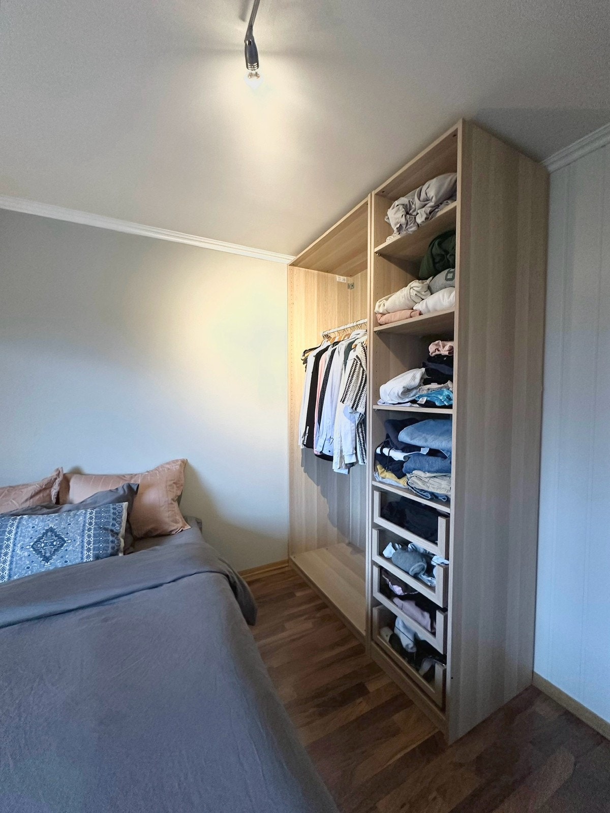 Soverom 1 - plass til skap/kommode Galleribilde