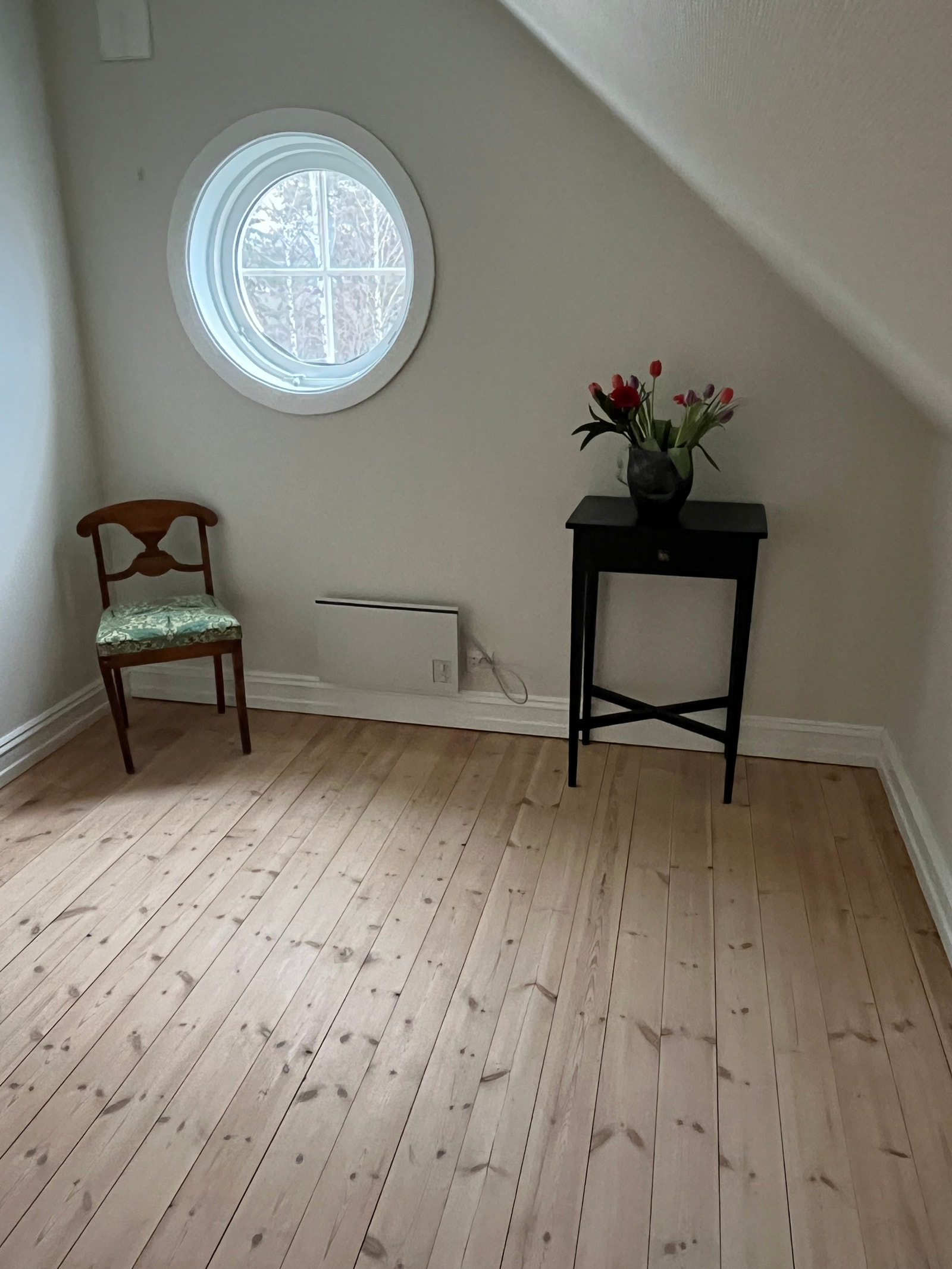 Fine trehvite furugulv i alle rom. Flott utsikt Galleribilde