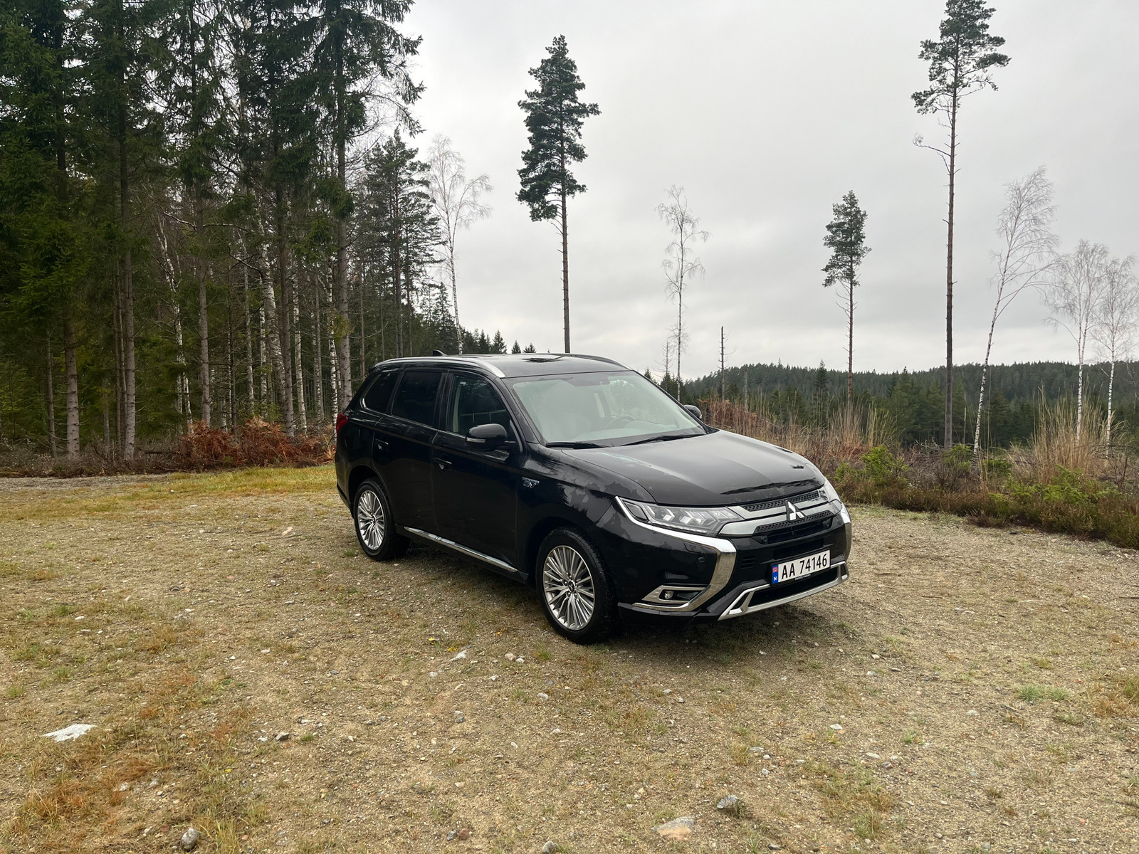 Mitsubishi Outlander PHEV 2,4 4WD Instyle