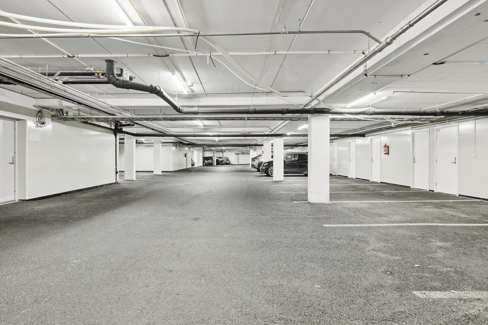Det er mulig å kjøpe parkeringsplass i kjeller - direkte heisadkomst Galleribilde