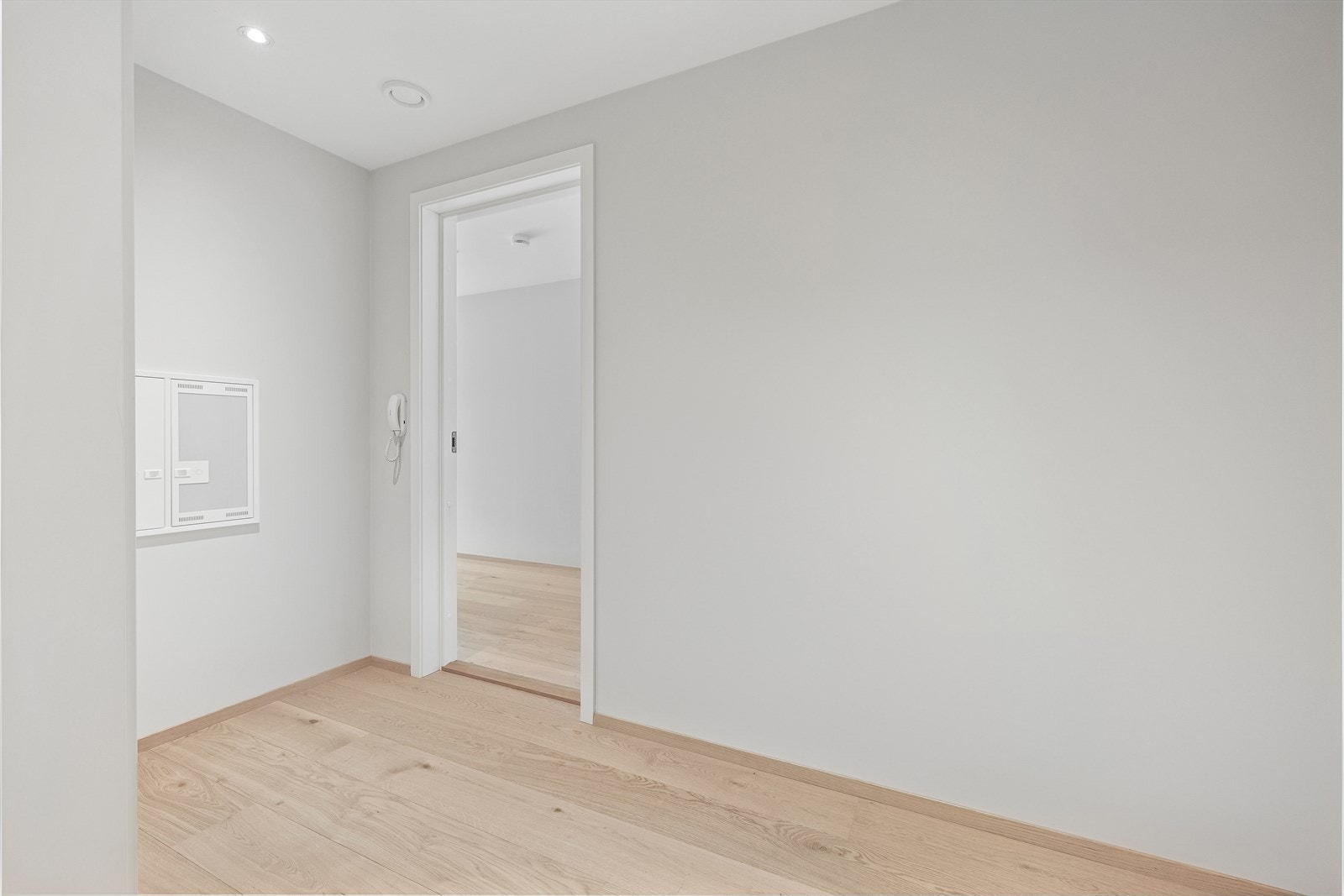 Entré med plass til garderobeskap Galleribilde