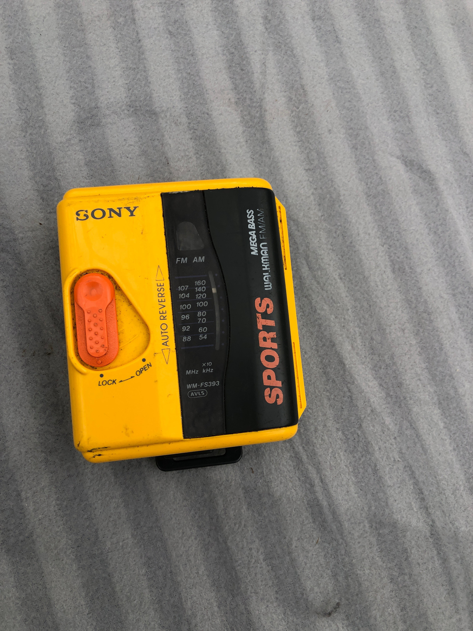 Sony Sports Walkman WM-FS393 - Retro kassettspiller med radio | FINN-torget