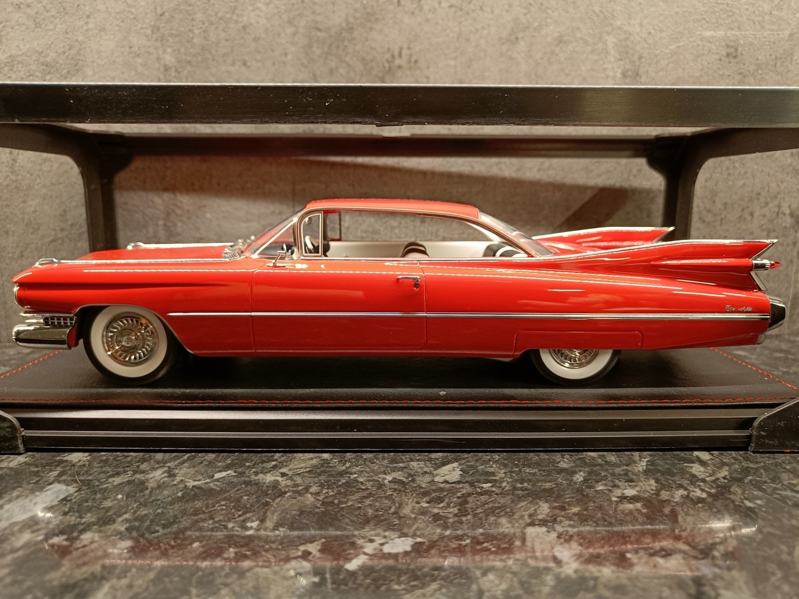 Modèle Réduit Cadillac DeVille 1974 Or 1:18 Stamp Models - Édition Limitée 75 Pcs