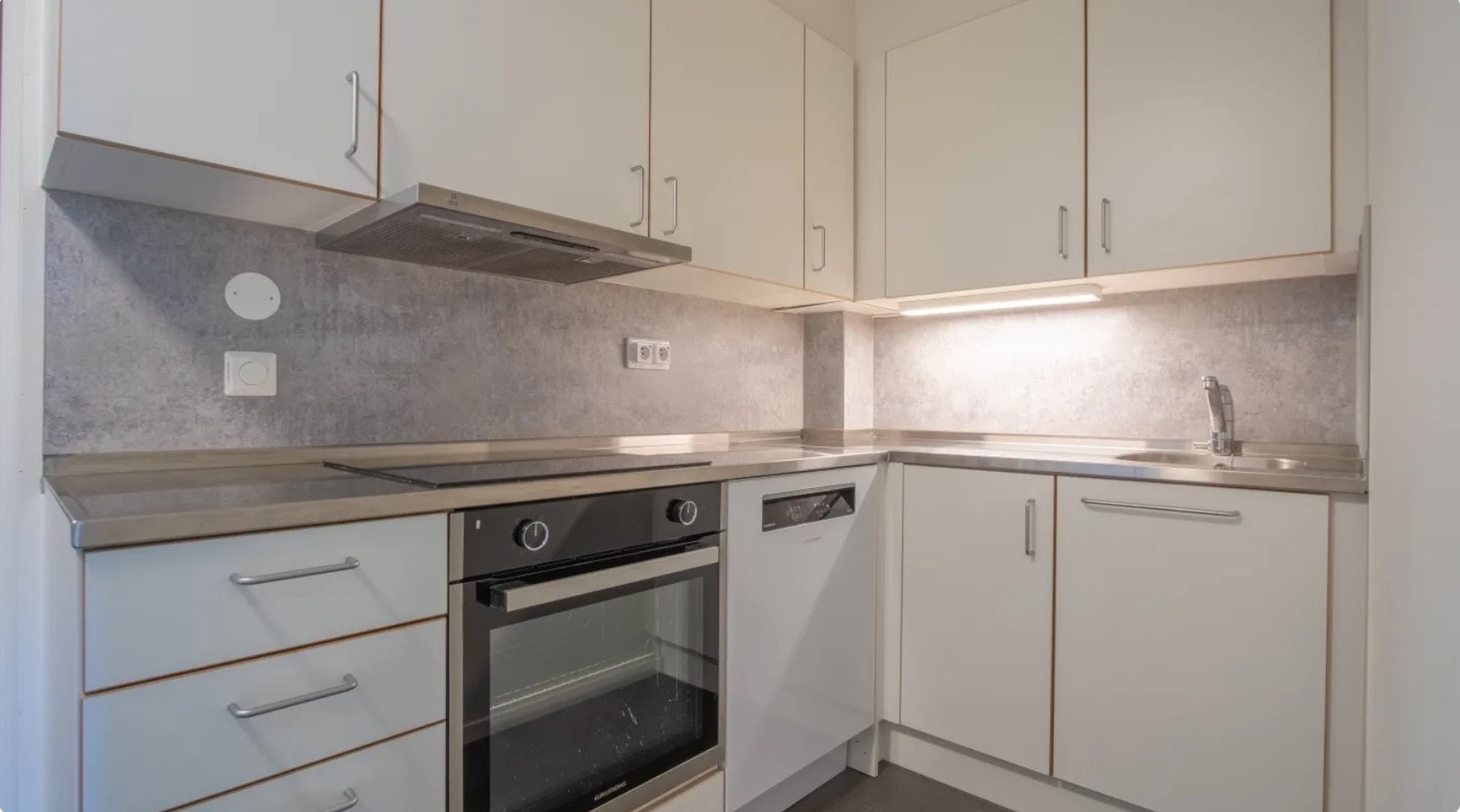 Kjøkkenet har oppvaskmaskin og er relativt nytt og fint. Galleribilde