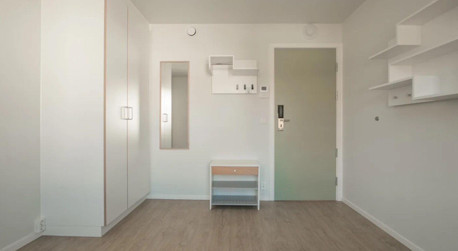 Rommet sett fra vinduet (umøblert, bilder fra SiO.no) Galleribilde