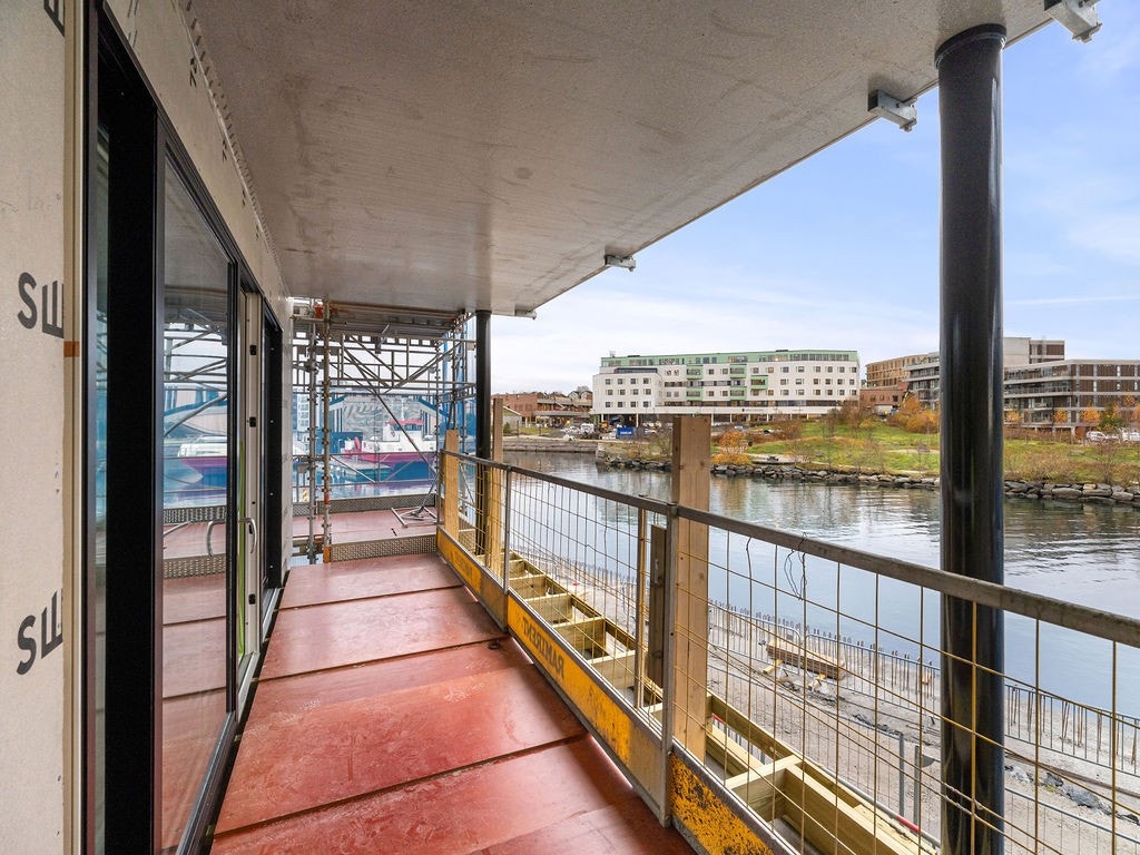 B2102(2) Galleribilde