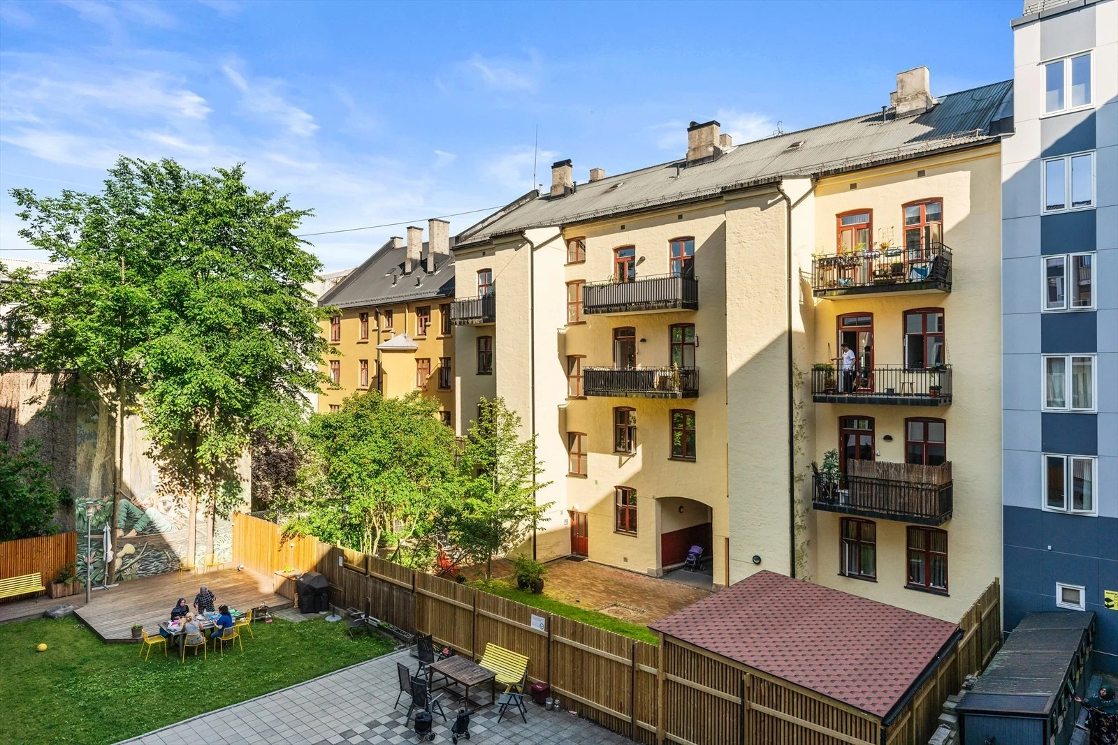 Bakgård Galleribilde