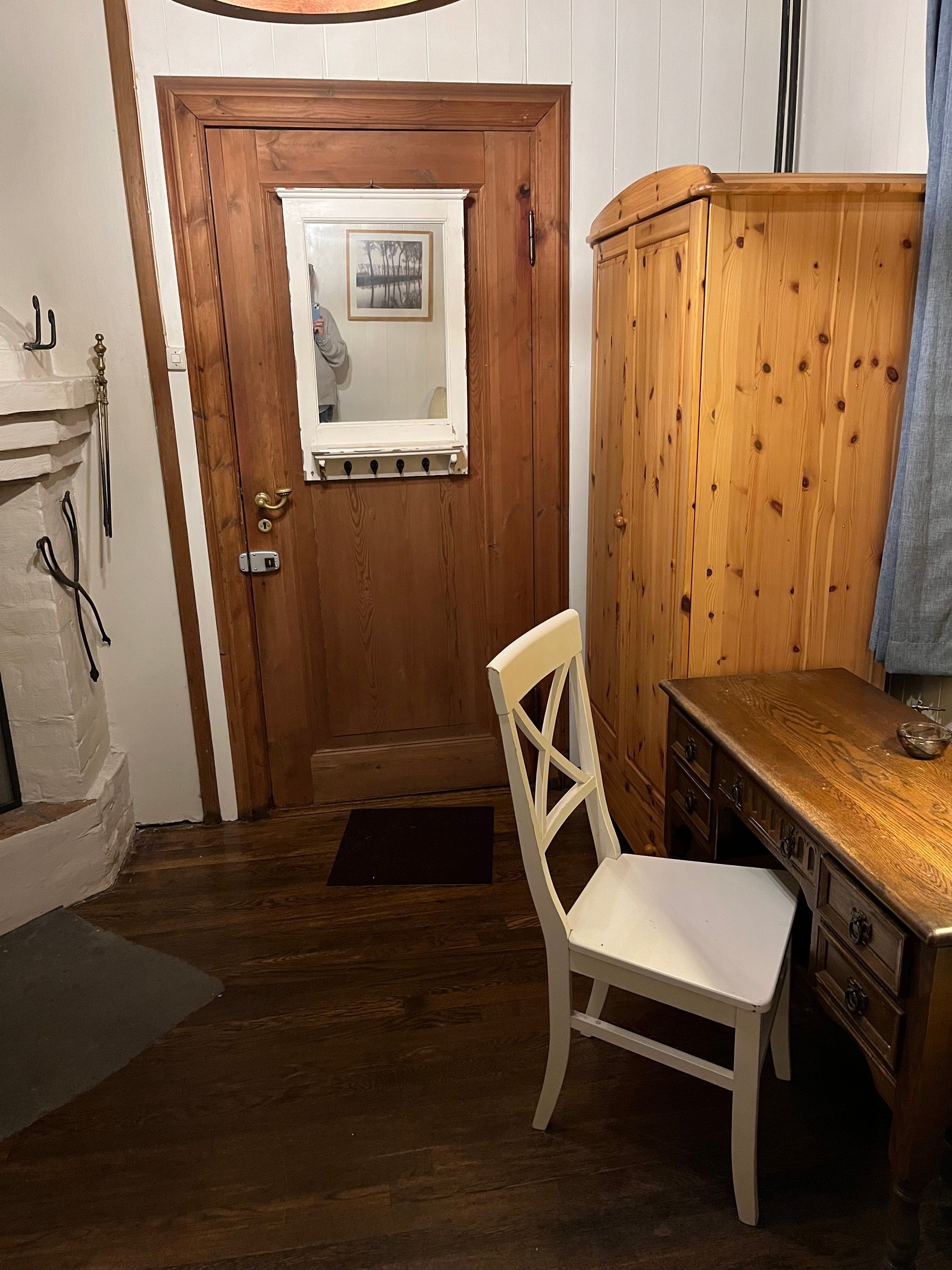 1 garderobe slap Galleribilde