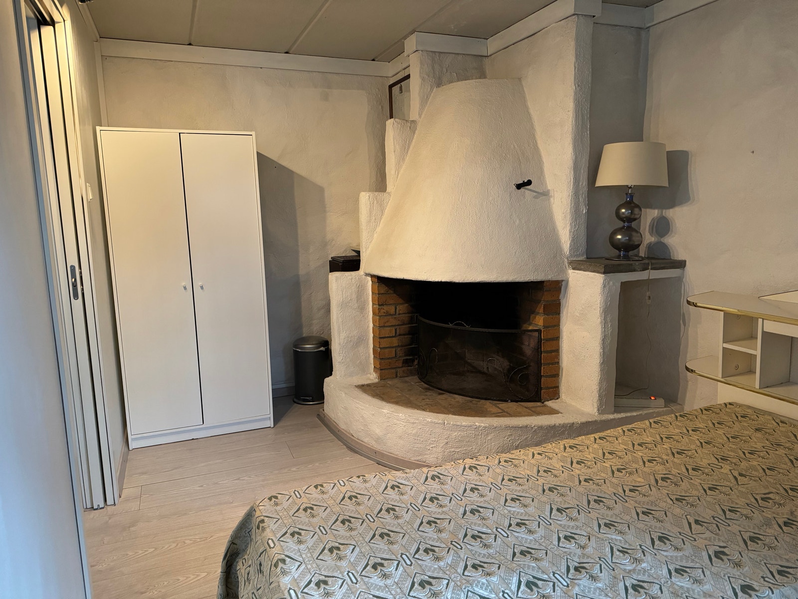 Soverom med skap Galleribilde