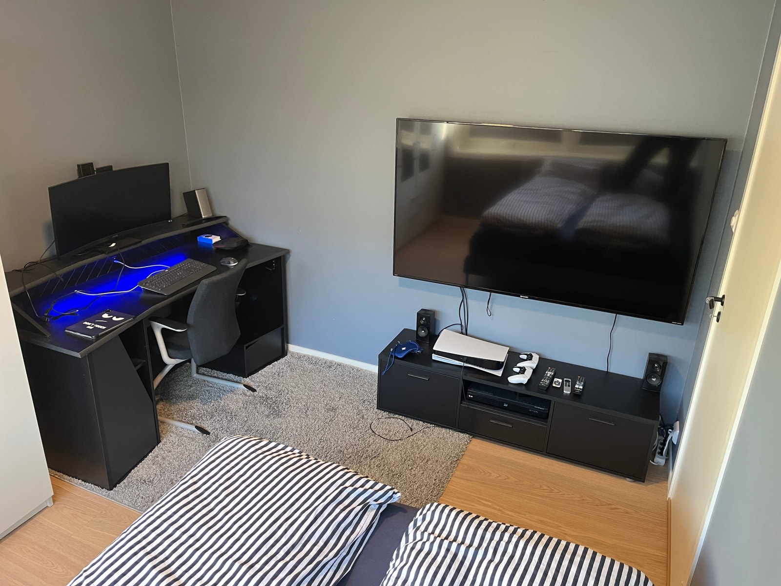 Tv/hjemmekino soverom 2 Galleribilde