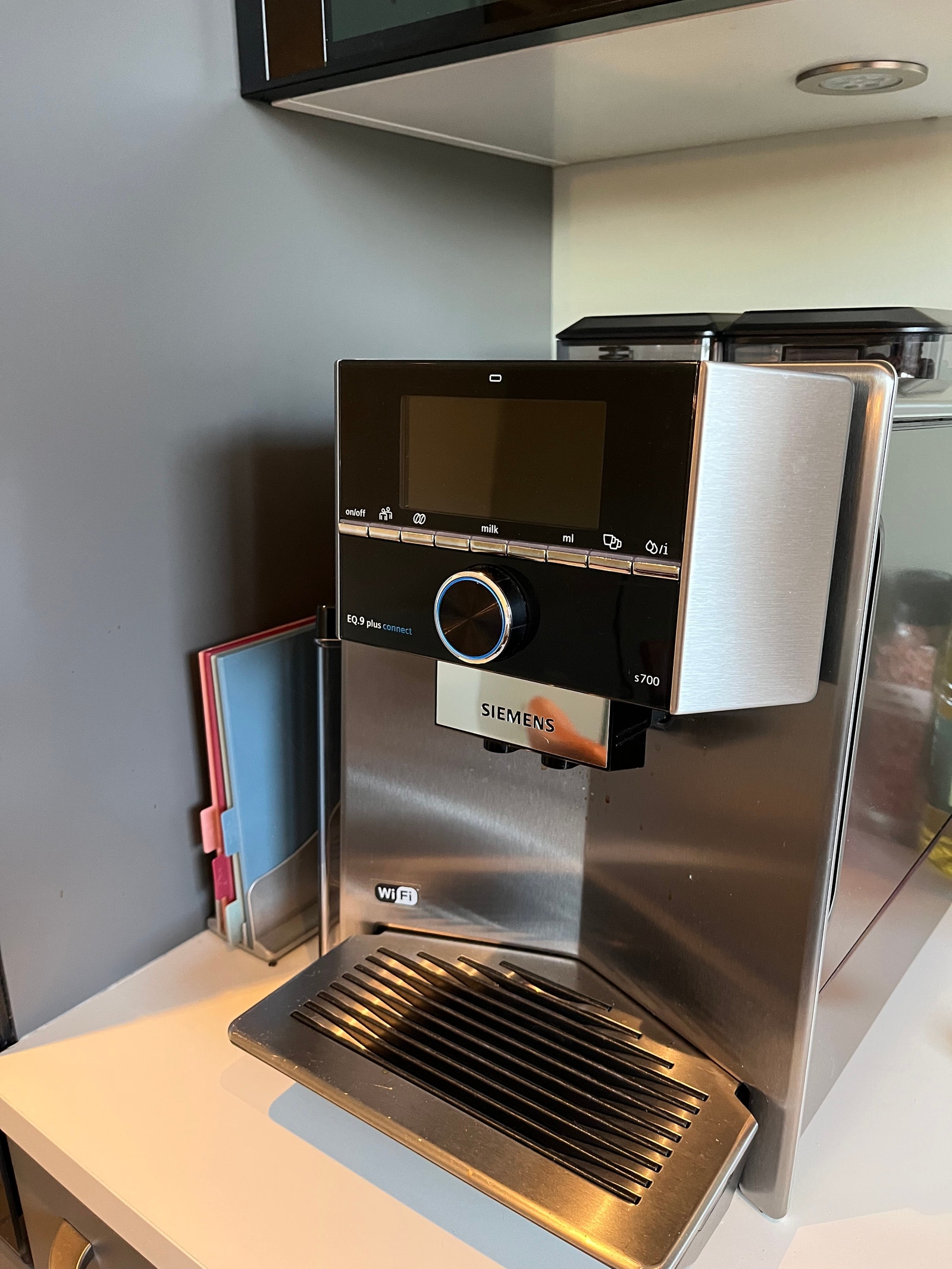 Helautomatisk kaffemaskin Galleribilde