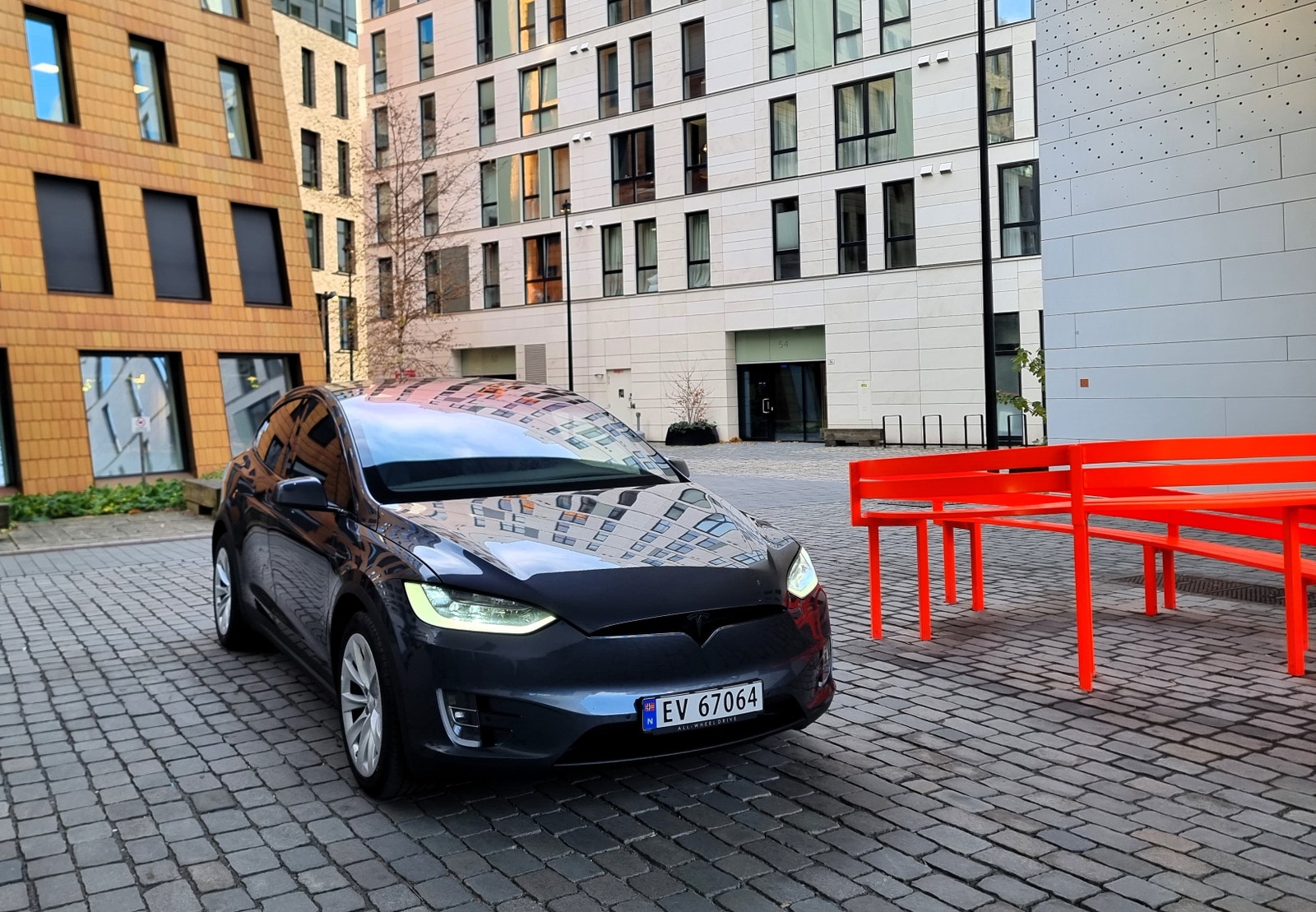 Tesla Model X 1