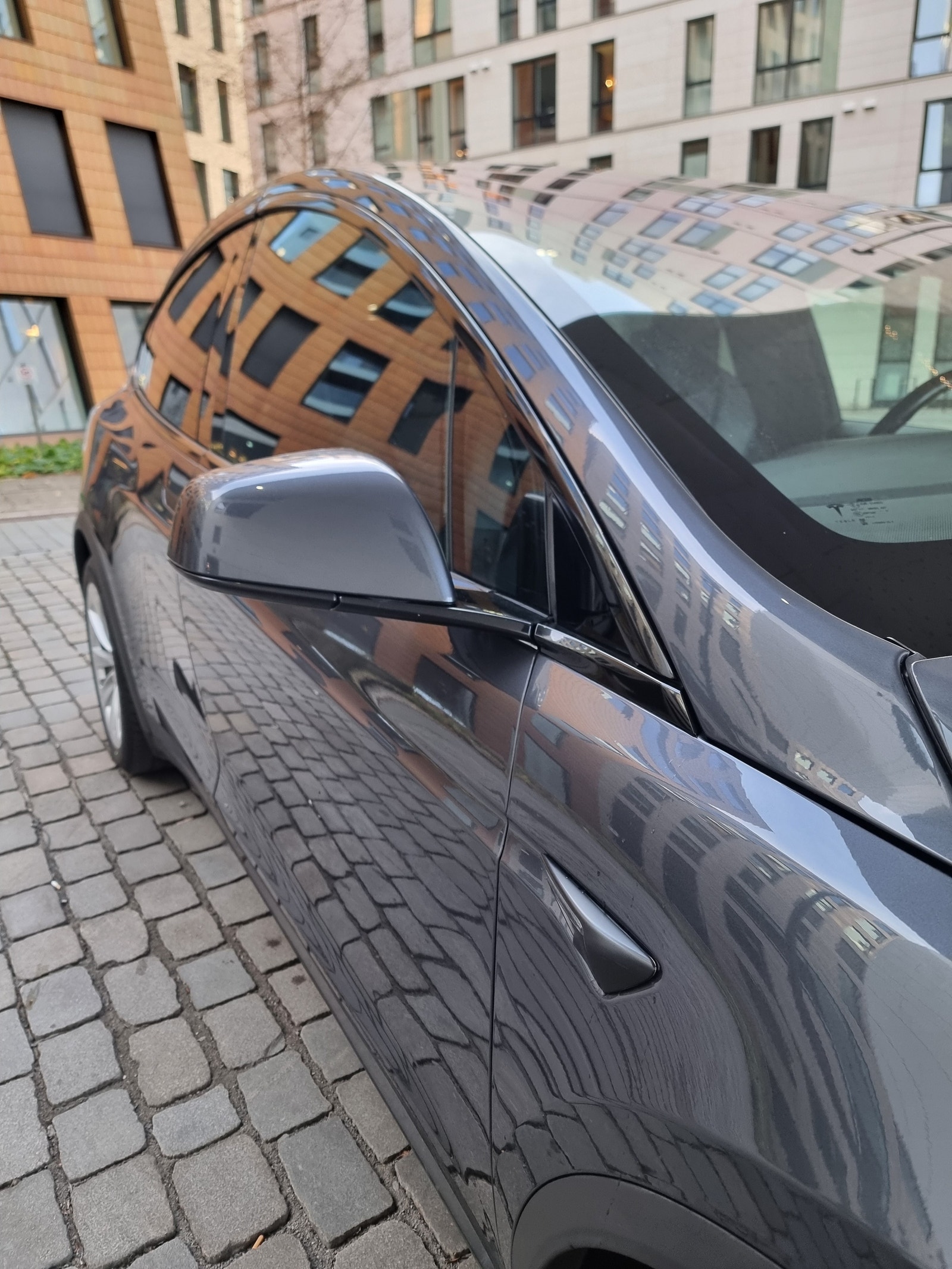 Tesla Model X 8