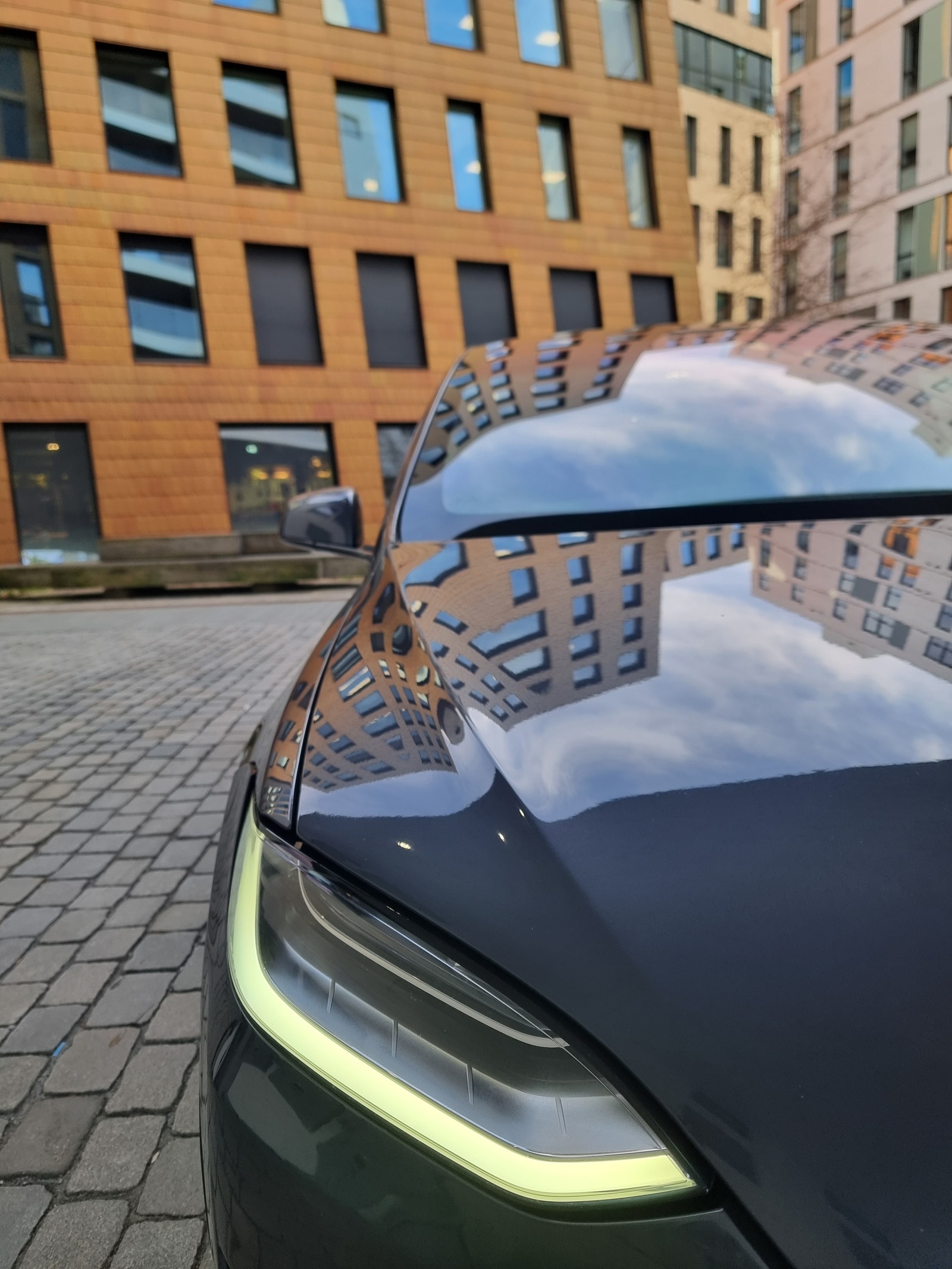 Tesla Model X 7