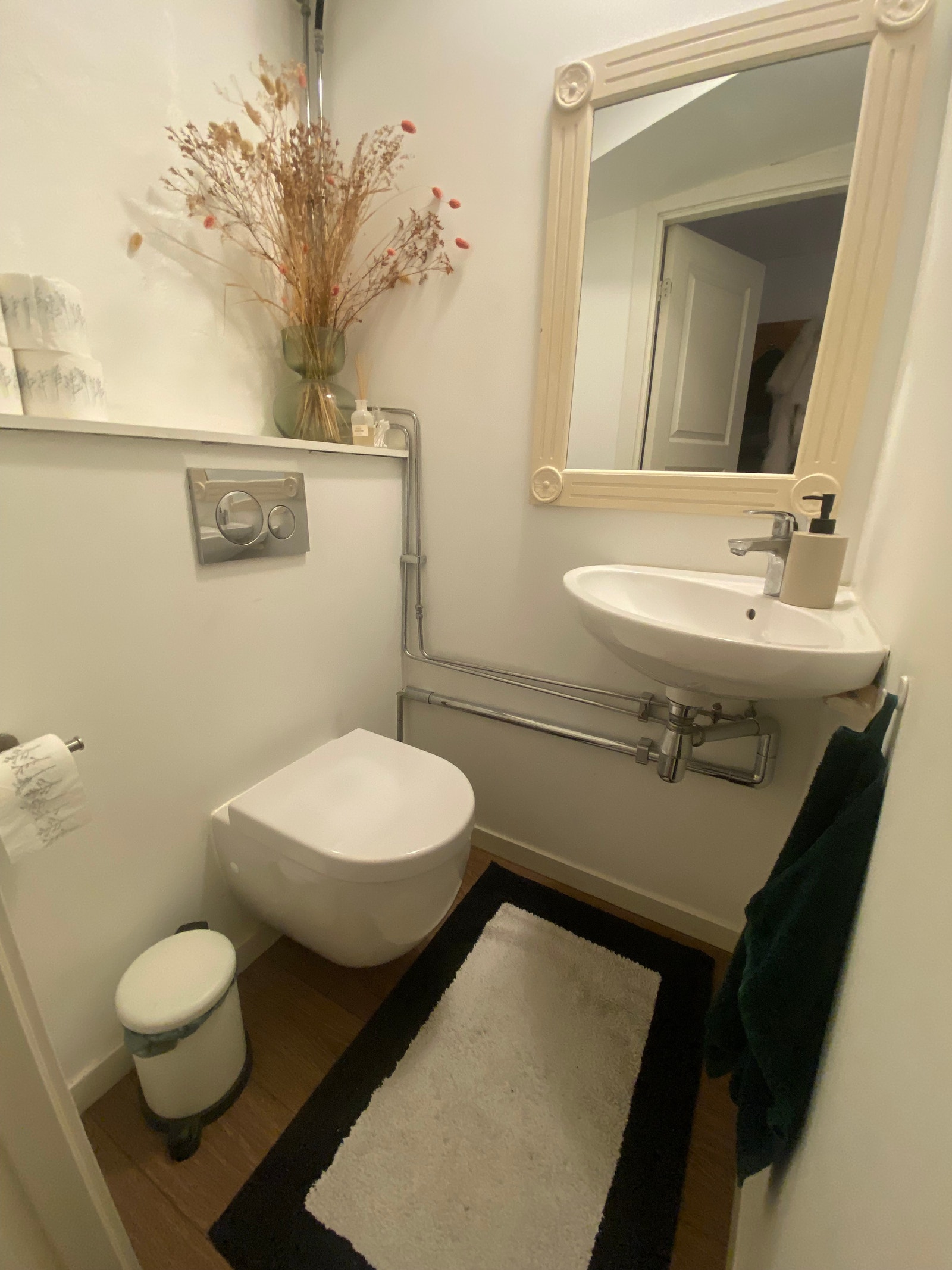 WC og bad er separert - slik at det er lettere å dele for hybelleilighetene. Galleribilde