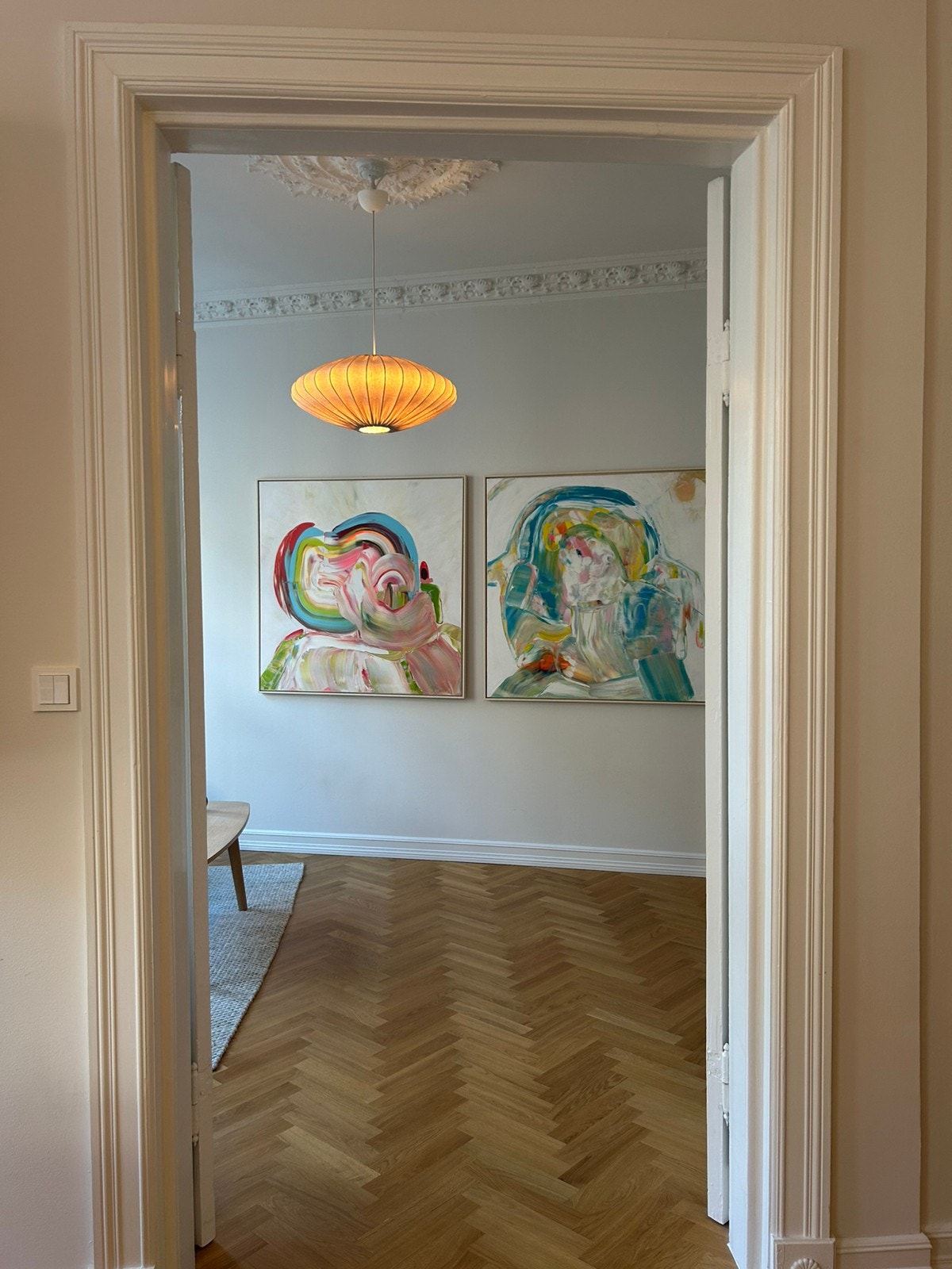 Stue sett fra kjøkken Galleribilde