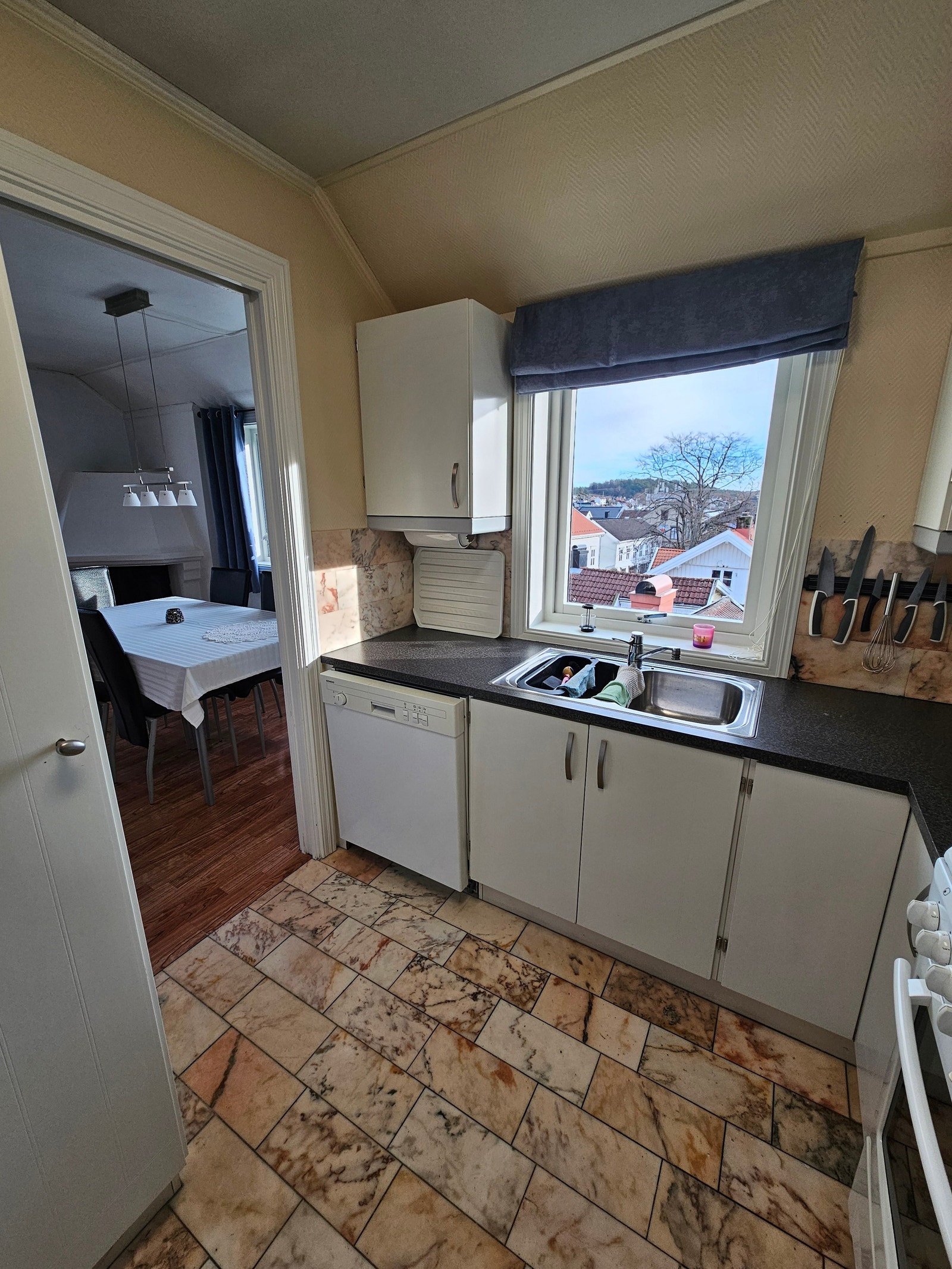 Gjennomgående kjøkken. Galleribilde