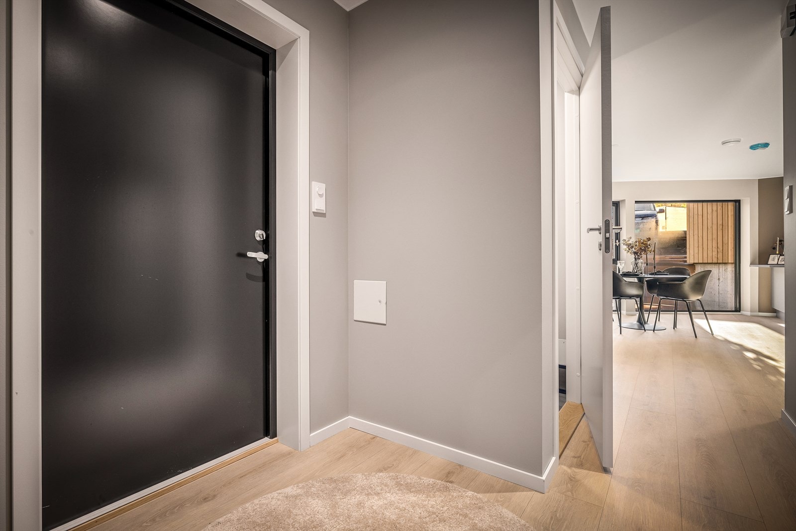 Lys og innbydende entré. Galleribilde