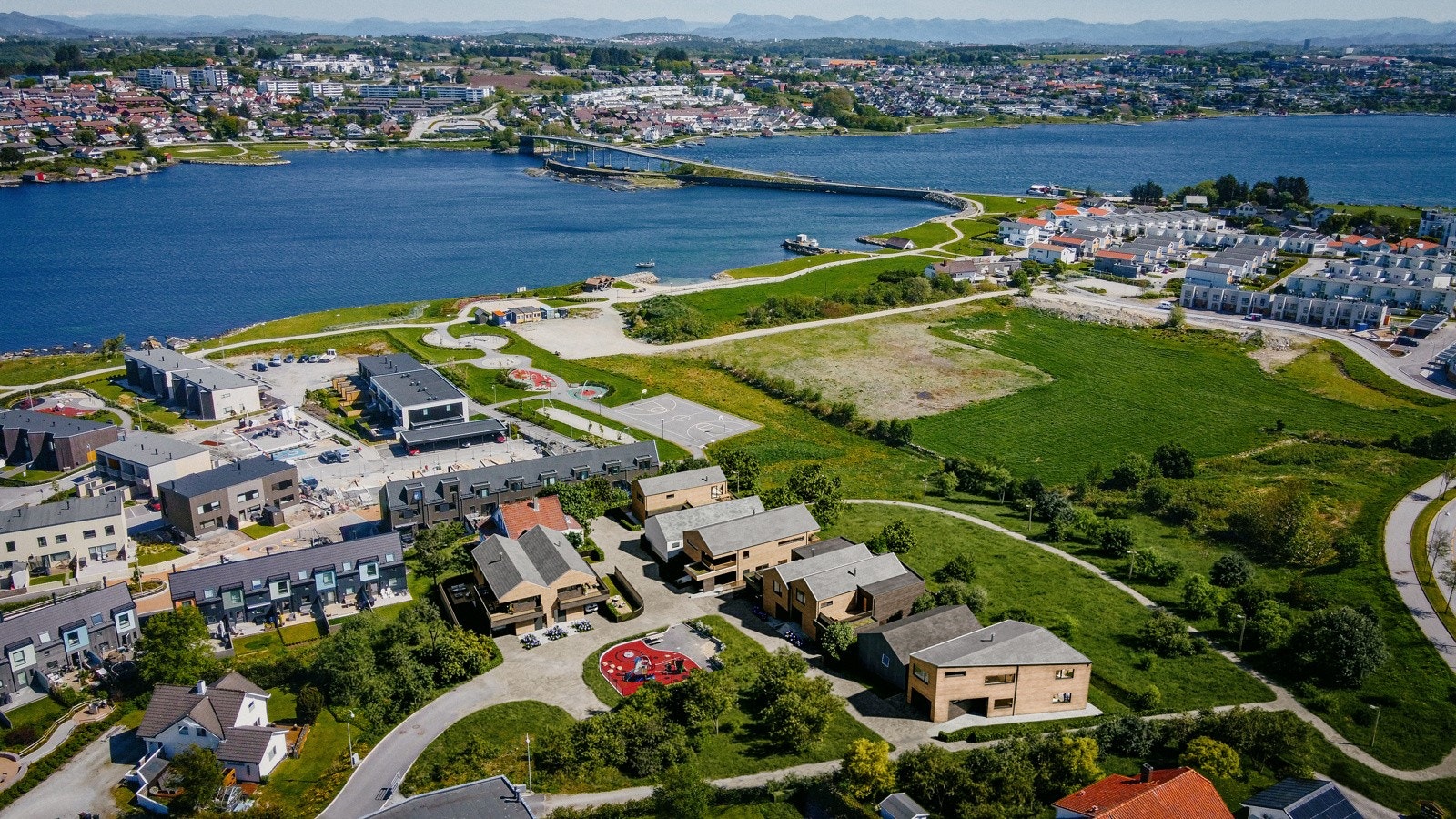 Dronebilde kombinert Galleribilde