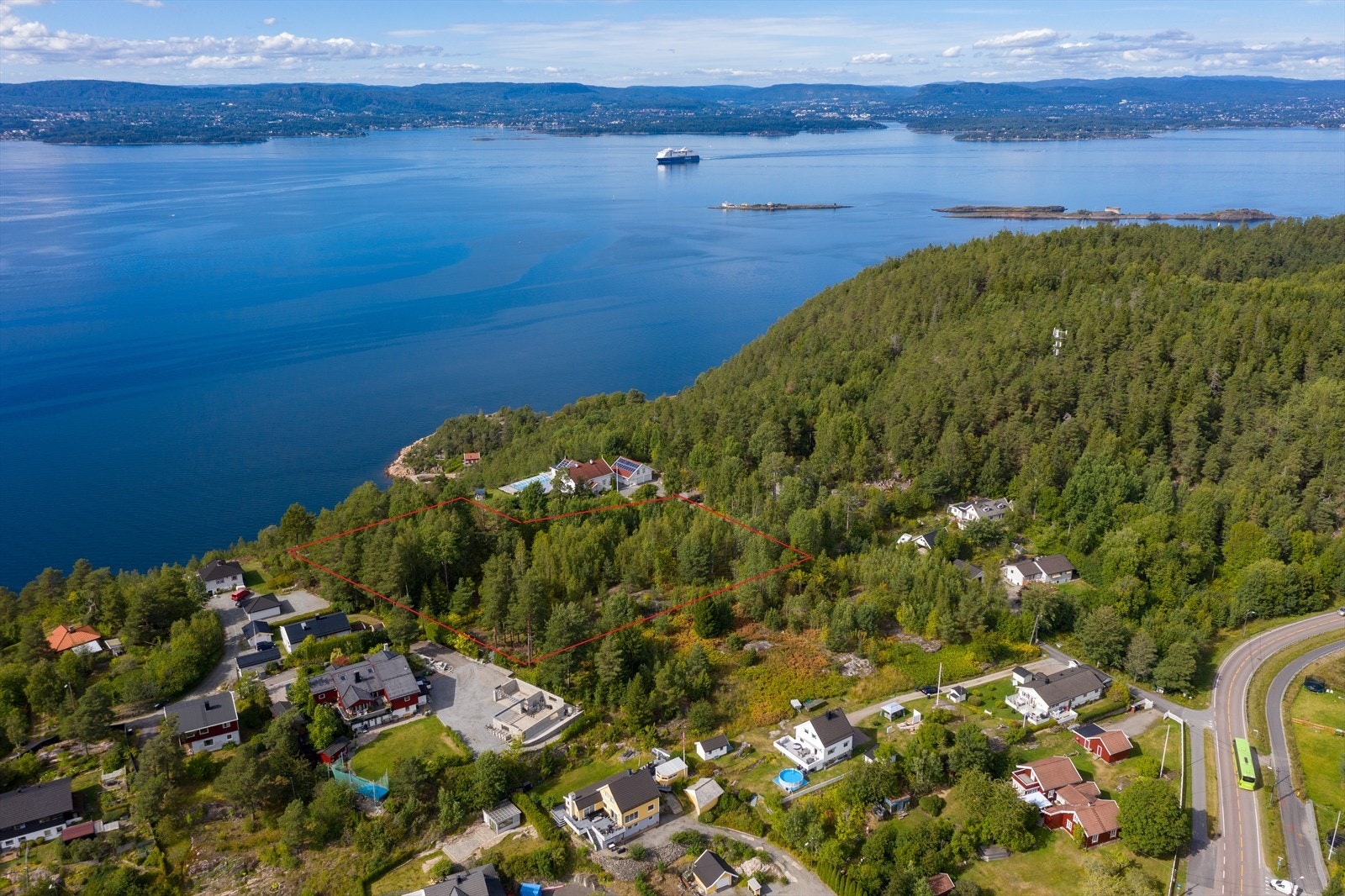 Turmuligheter med idylliske kyststier. Galleribilde