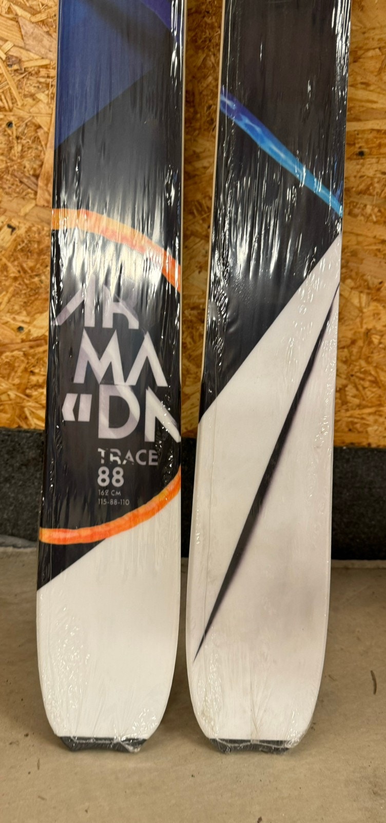 162cm ARMADA Trace w Demo bindings ARMADA TRACE 162cm Marker