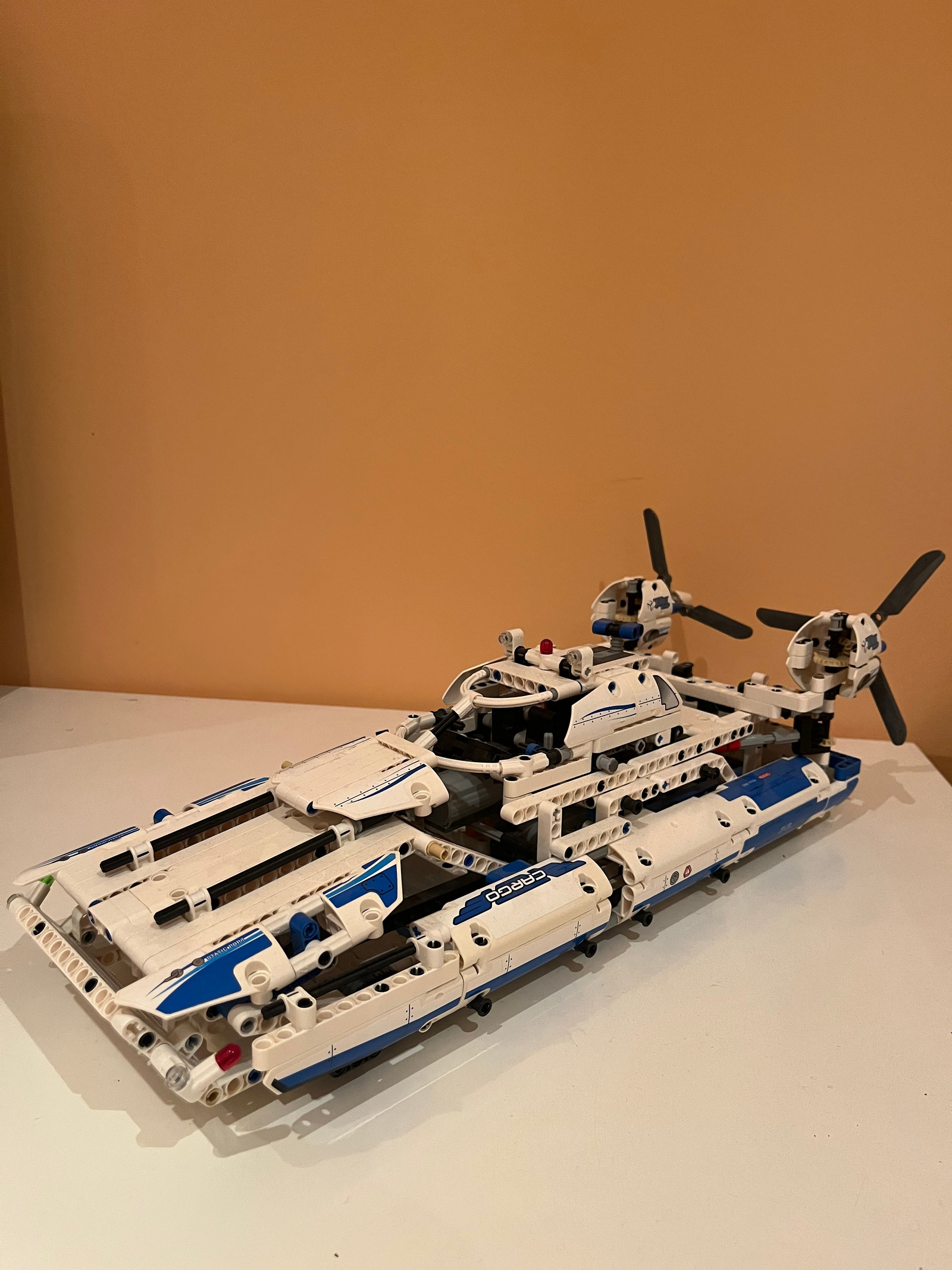 Hovercraft lego technic 42025 online