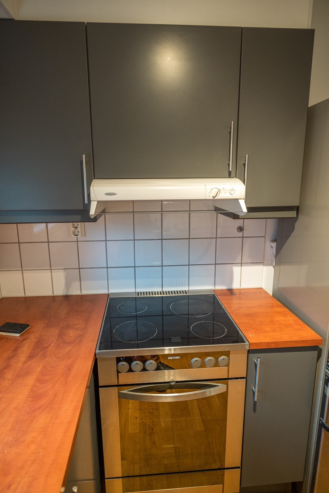 Ovnen er byttet ut med en nyere ovn med induksjon Galleribilde