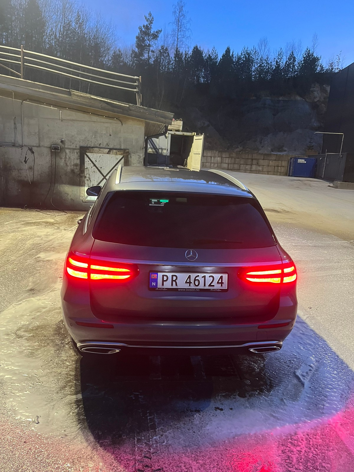 Mercedes-Benz E-Klasse E220d T 4MATIC 3