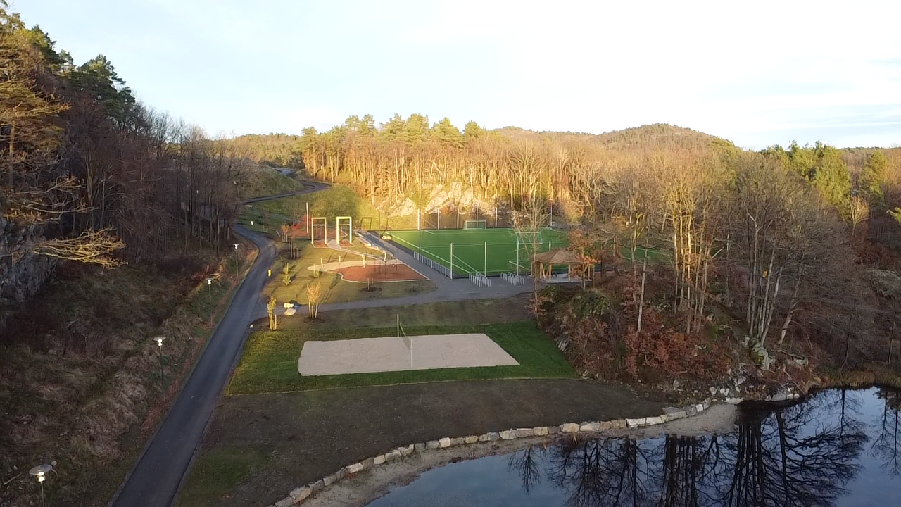 Poddeparken er en naturlig møteplass for beboere i Randesund. Parken skal gi rom for både trening og rekreasjon i naturskjønne omgivelser. Galleribilde