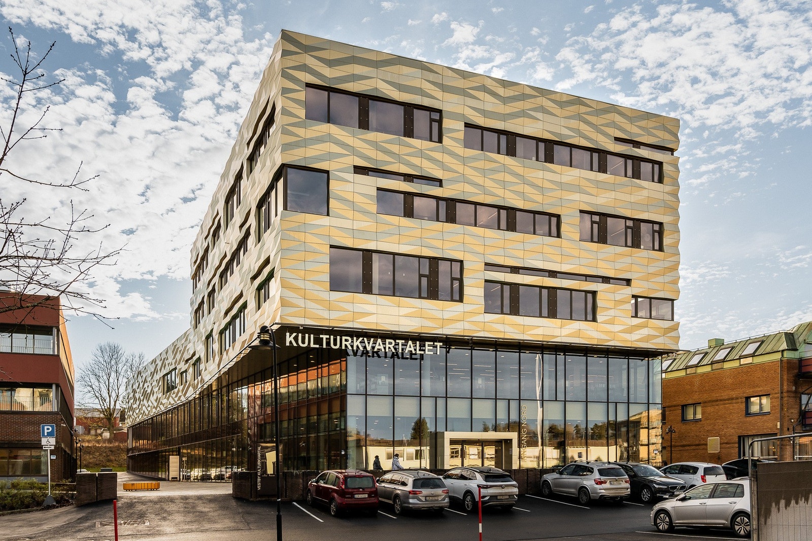 Vestby kulturkvartal med blant annet bibliotek, kulturskole og kafé. Galleribilde