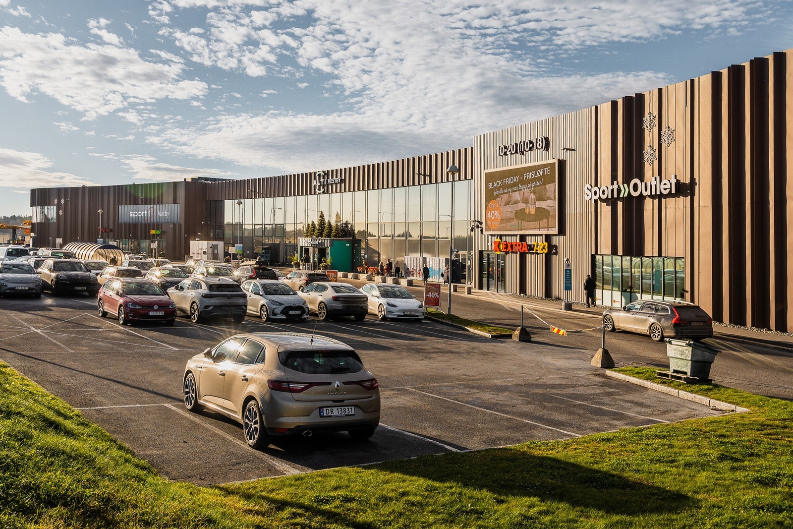 Ca 7 min min bil, ligger Alti Vestby med et stort utvalg av butikker og kaféer. Galleribilde