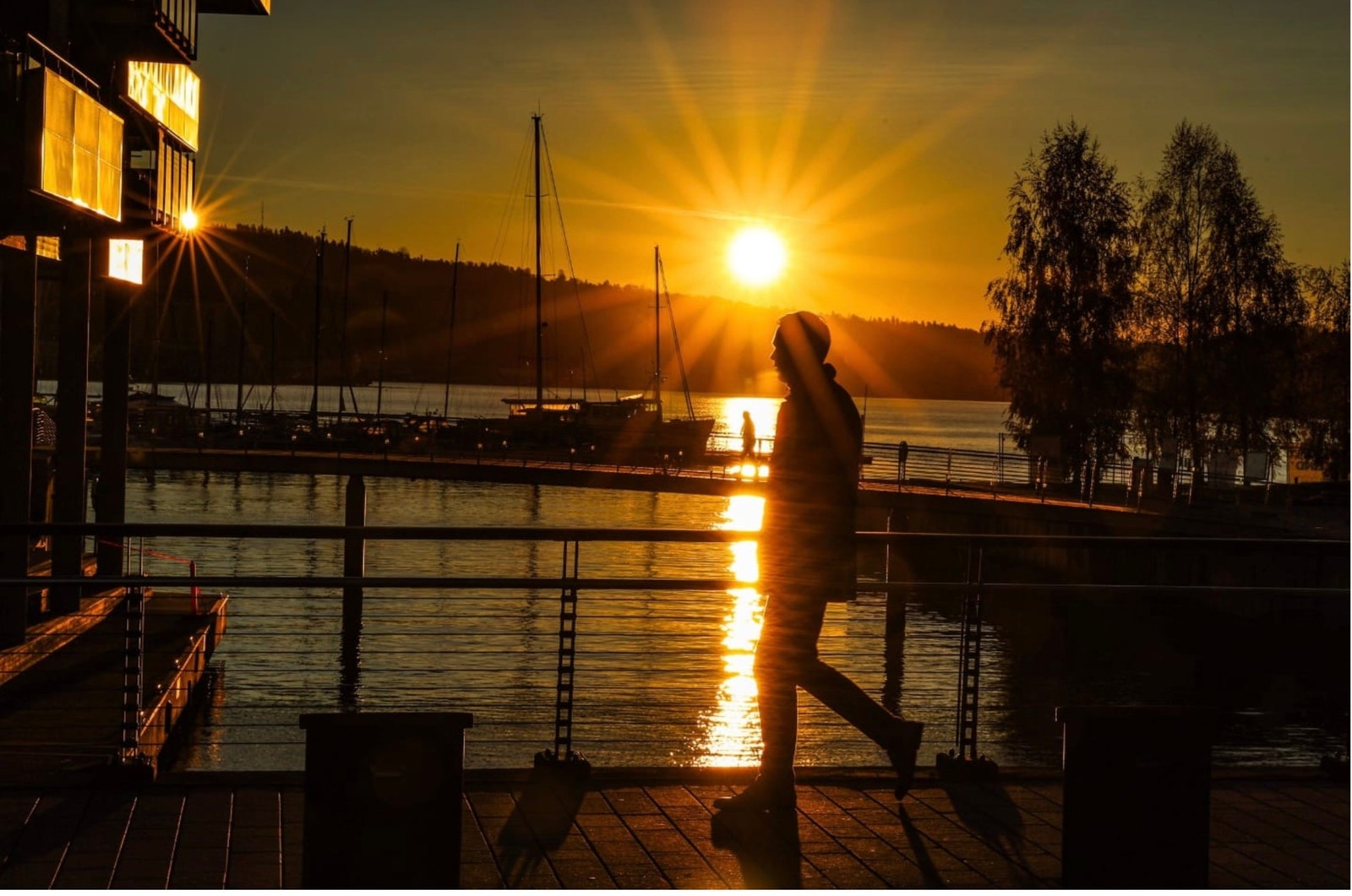 Enjoy a beautiful morning on Tjuvholmen. Galleribilde